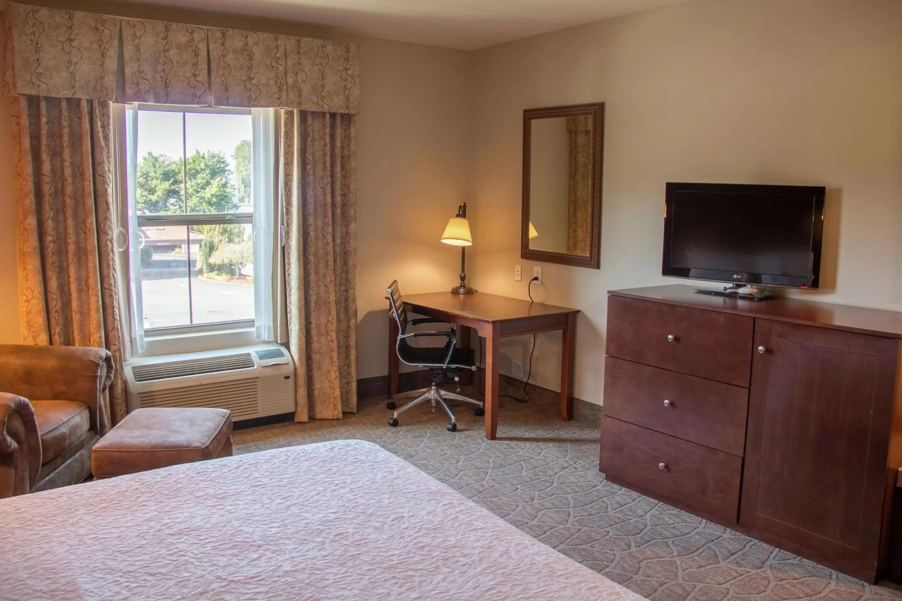 Bedroom, Bed in Hampton Inn Murphy