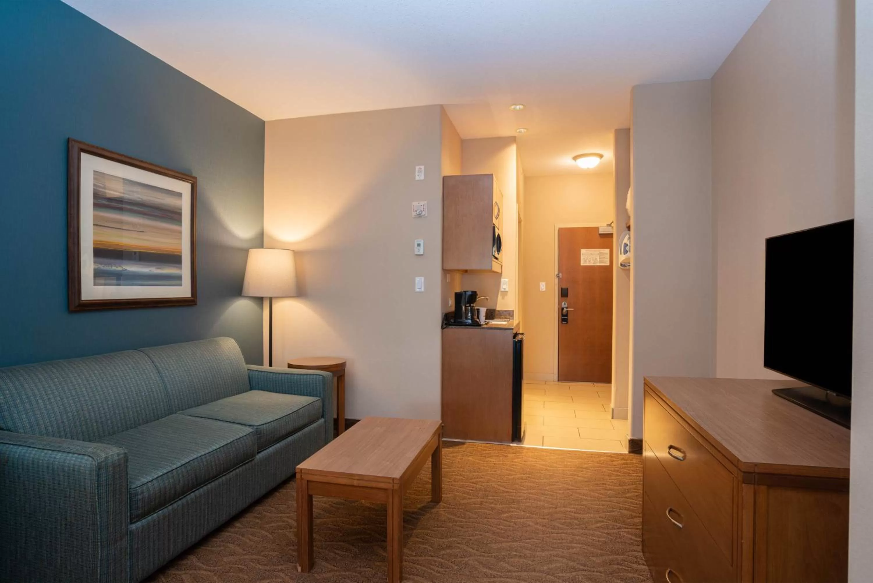 Photo of the whole room in Sandman Hotel and Suites Squamish