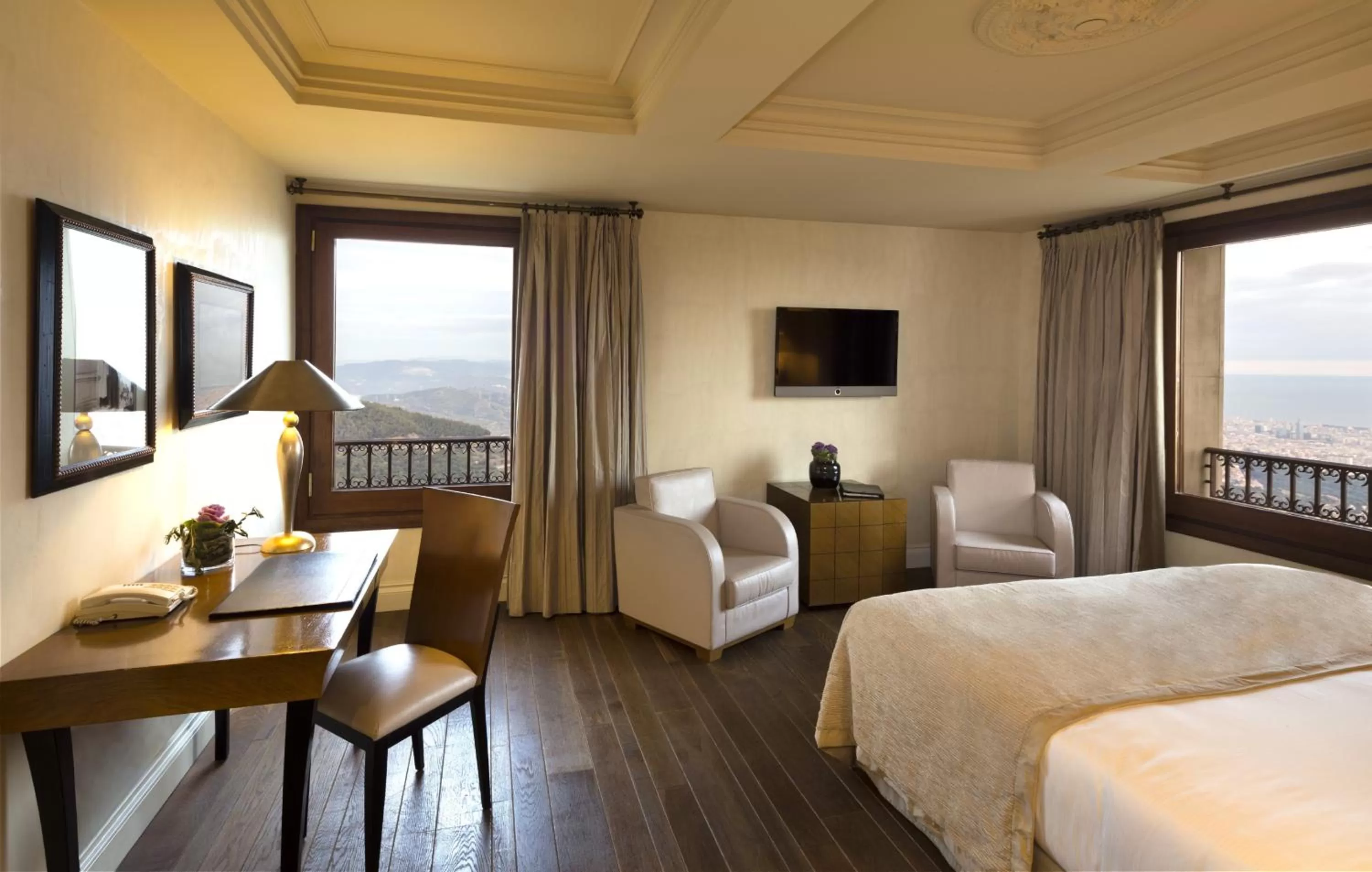 Deluxe Double or Twin Room with Mountain View in Gran Hotel La Florida G.L Monumento