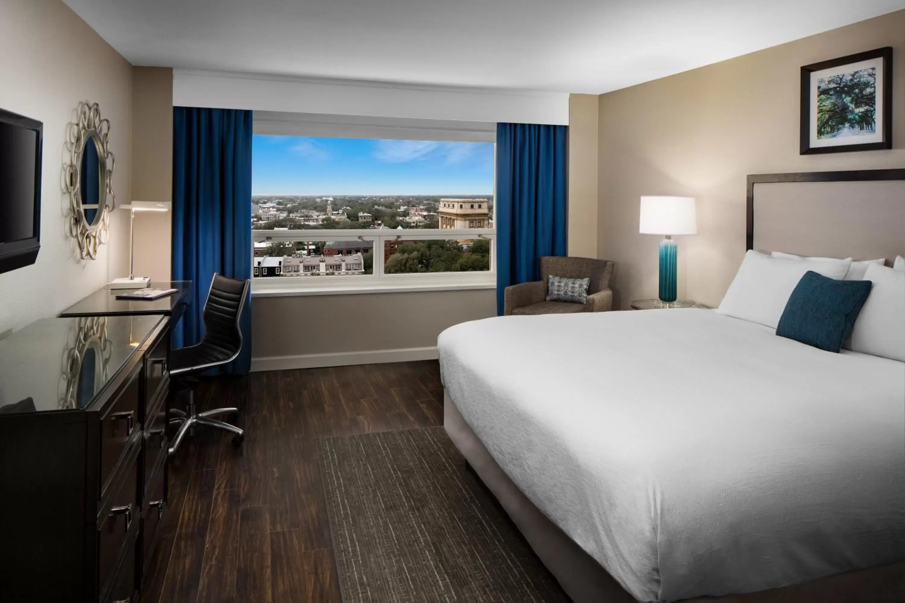 Cityview King in The DeSoto Cityview King in The DeSoto