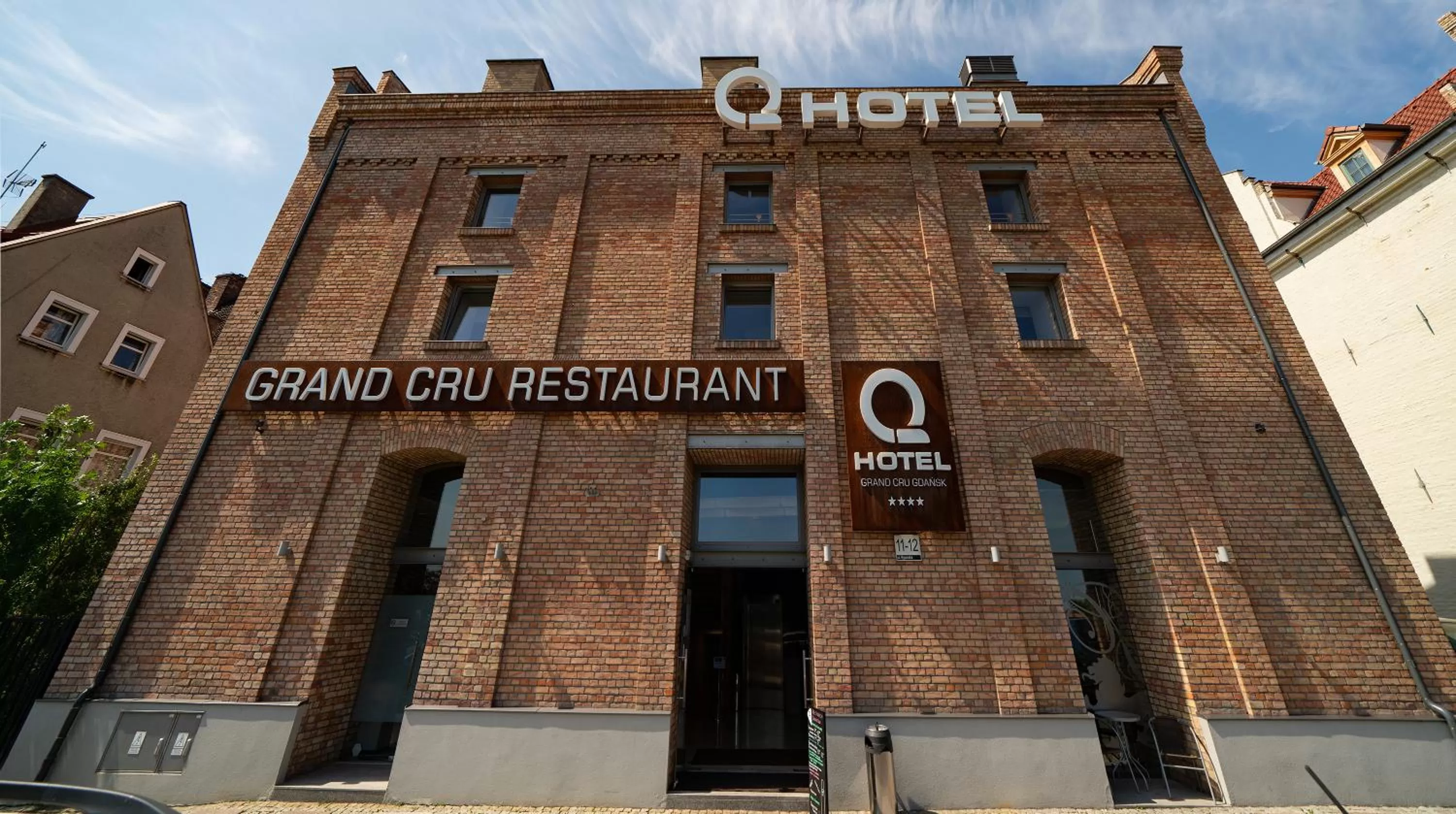 Facade/entrance in Q Hotel Grand Cru Gdańsk