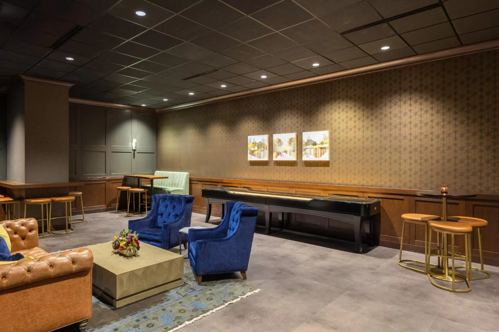 Lounge or bar in InterContinental Minneapolis - St. Paul Airport by IHG