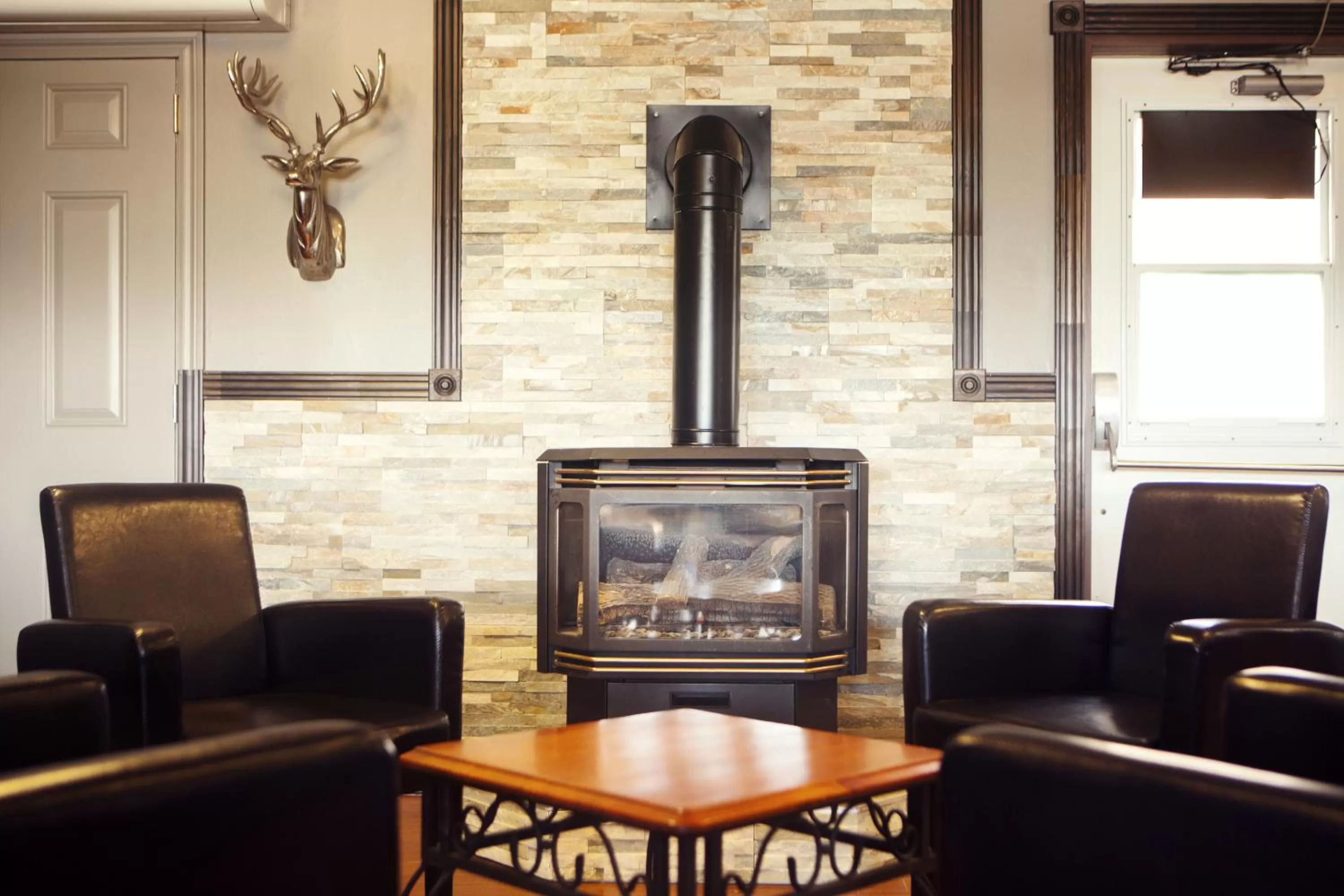 Lounge or bar, Seating Area in Auberge Éva