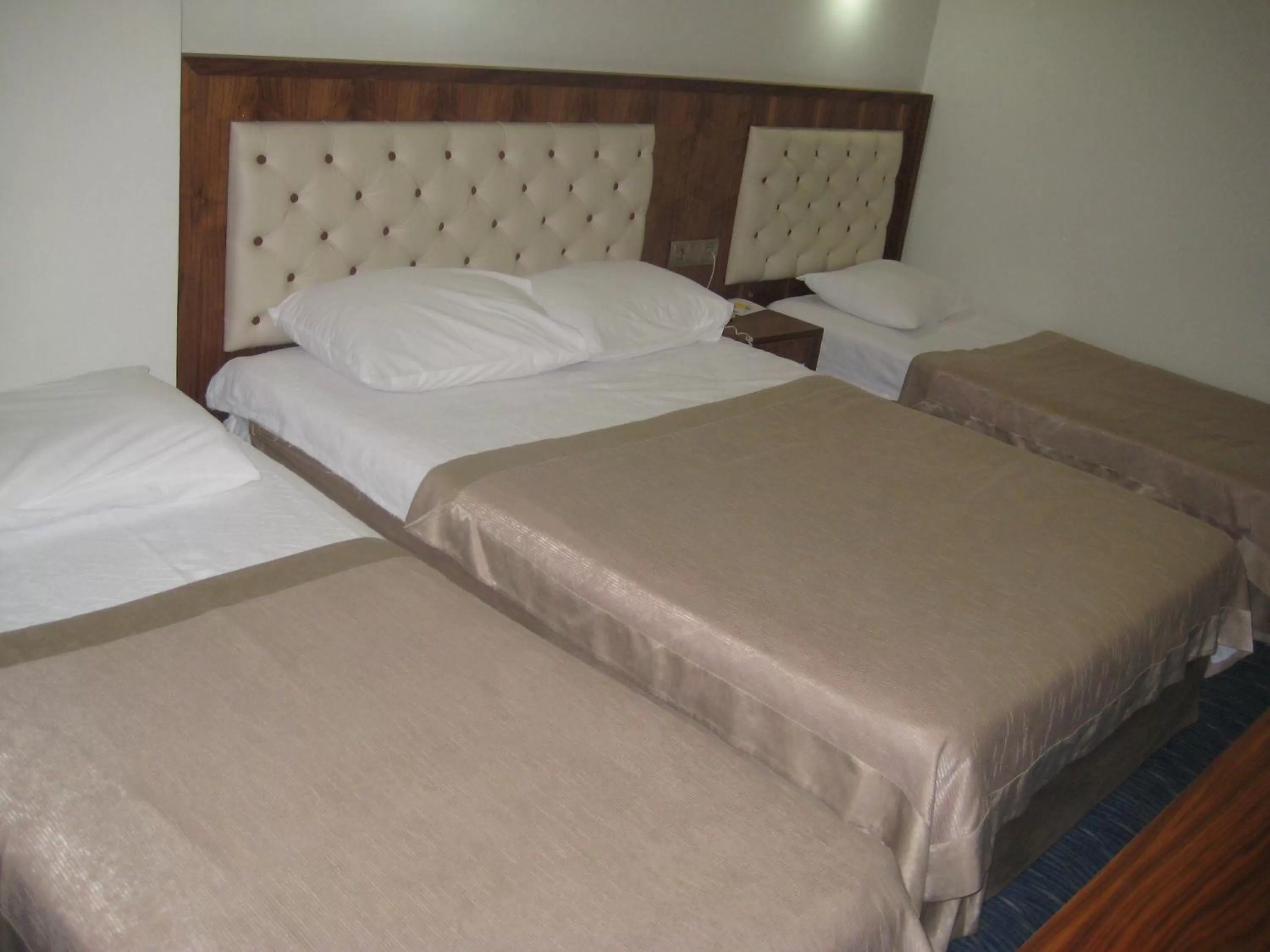 Bedroom, Bed in Miroglu Hotel