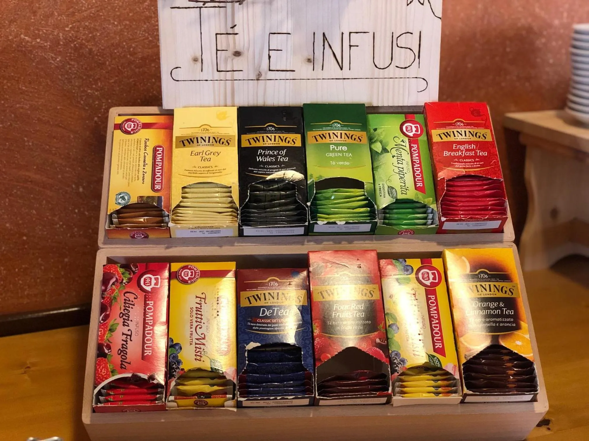 Buffet breakfast in Hotel Scaligero