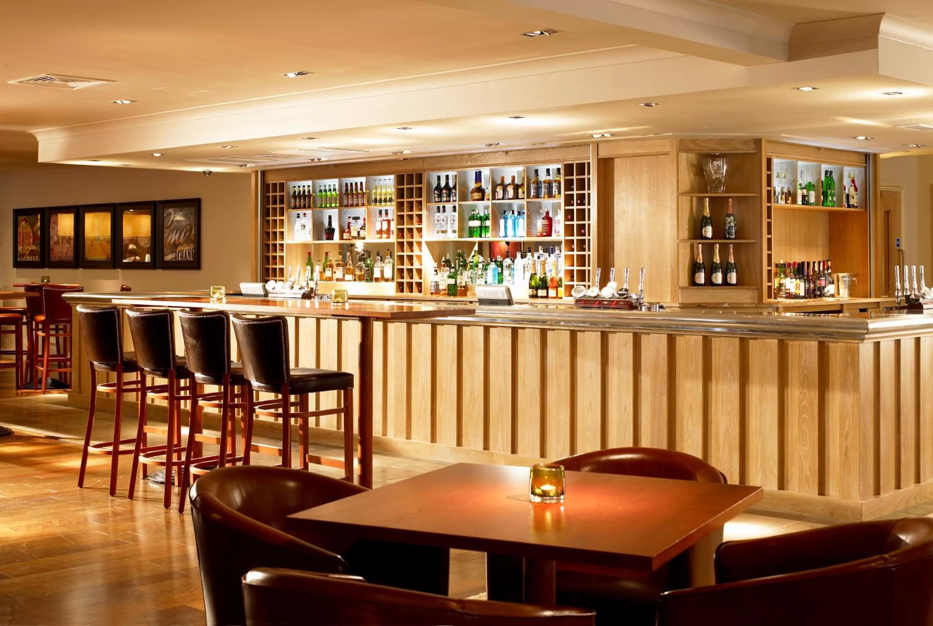 Lounge or bar in De Vere Cranage Estate