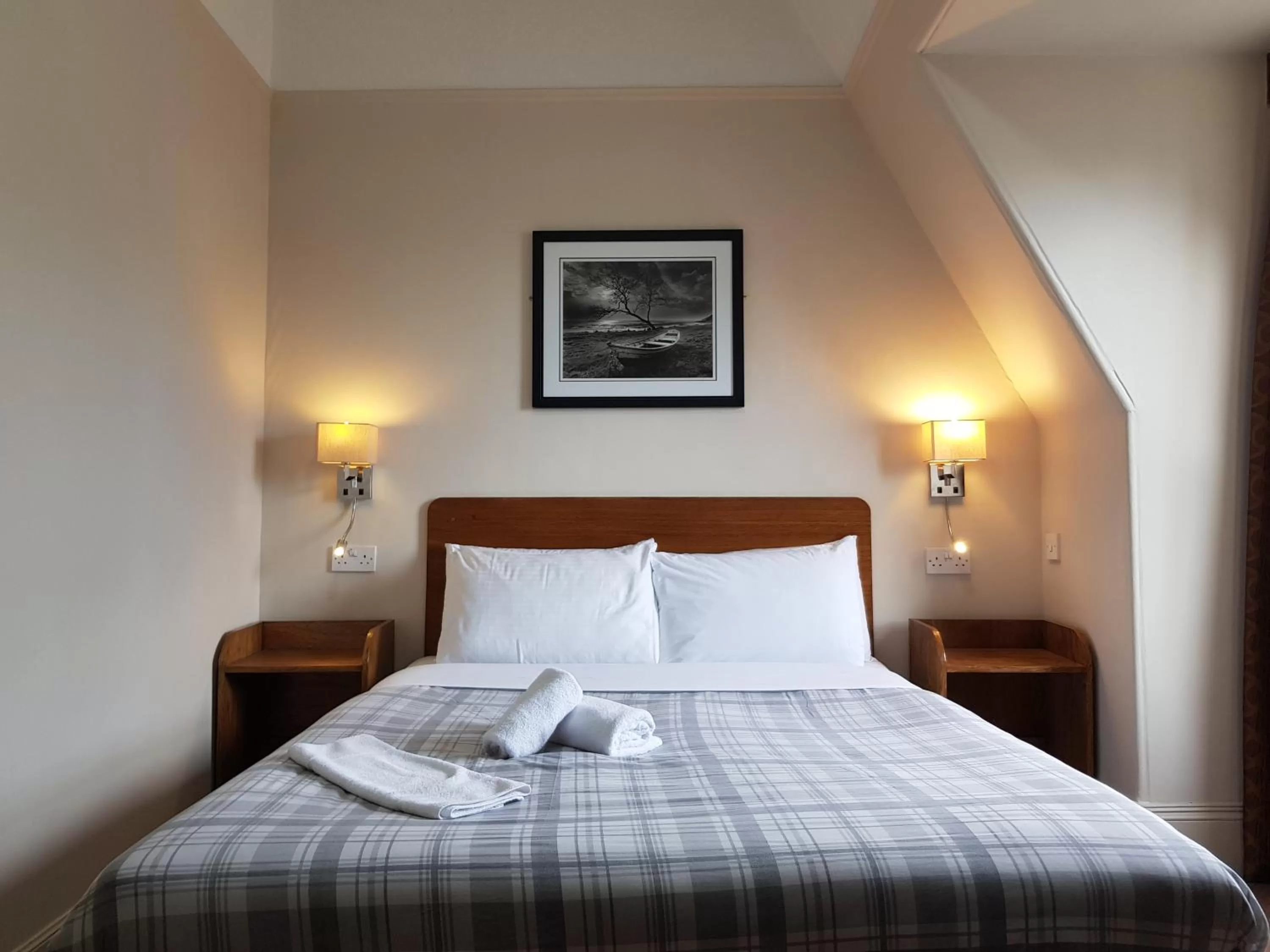 Bed in Aberdeen House