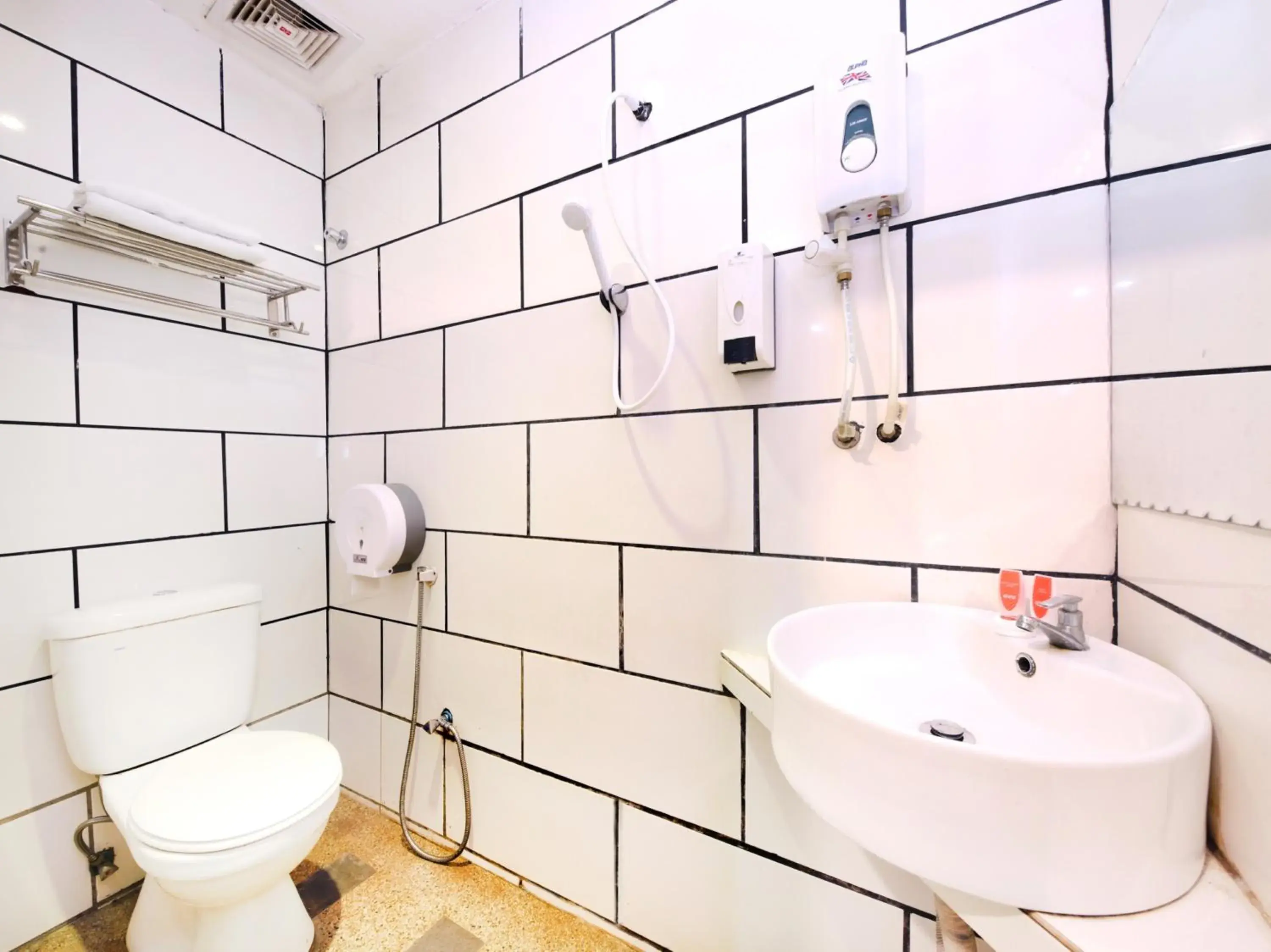 Standard Double Room in OYO 479 The Green Hotel Standard Double Room in OYO 479 The Green Hotel