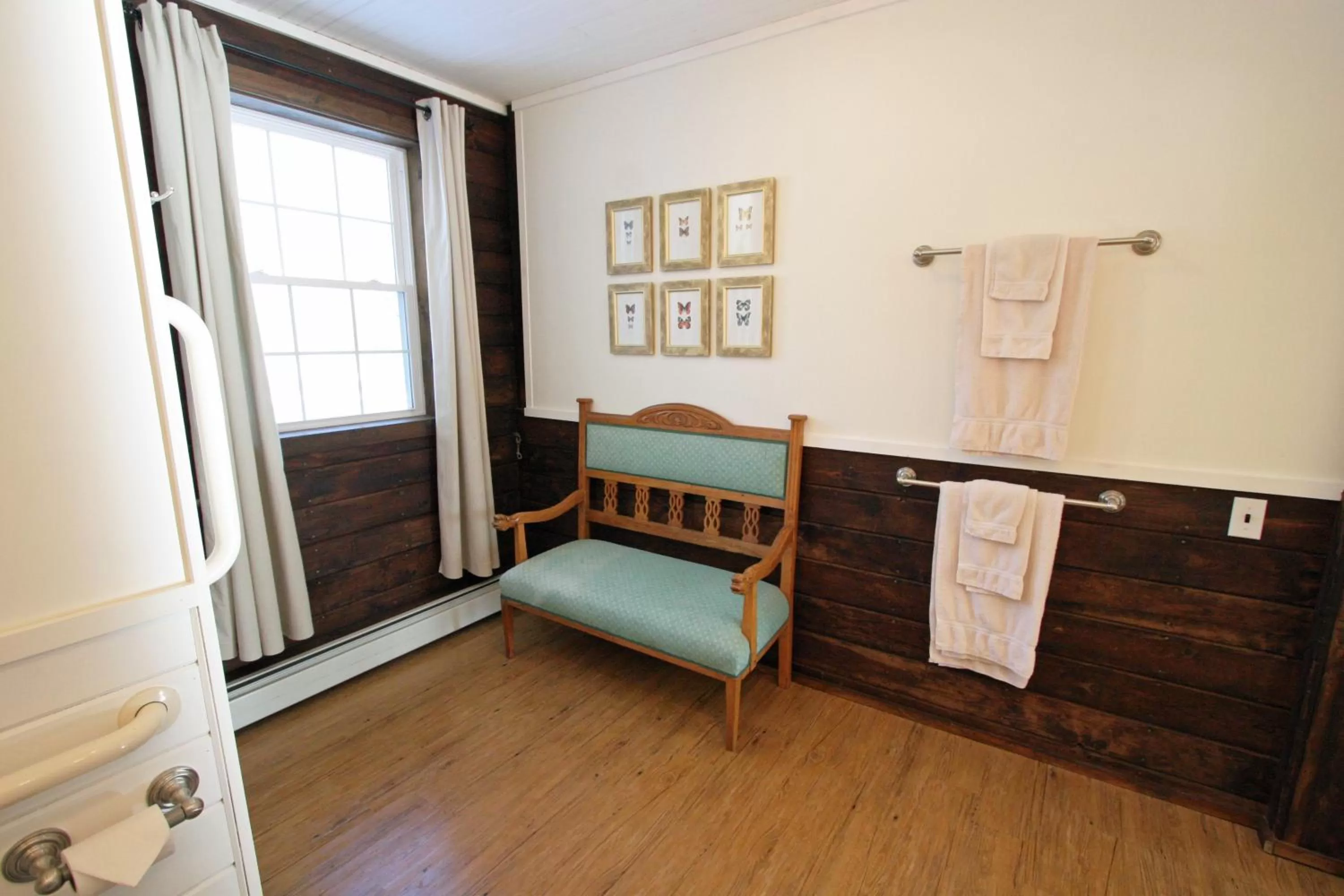 Queen Suite with Patio in Old Saco Inn