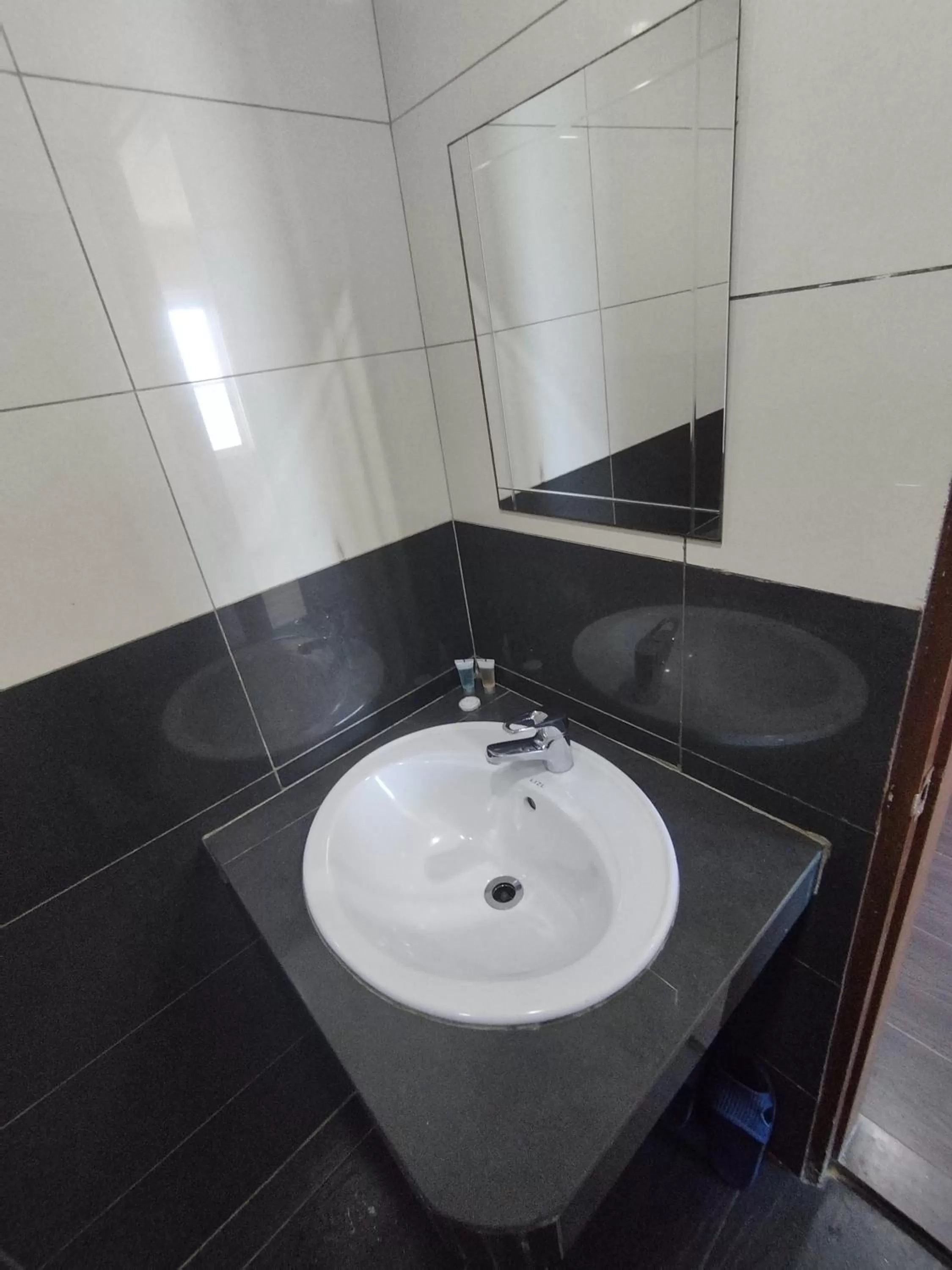 Bathroom in Marine Bay Hotel