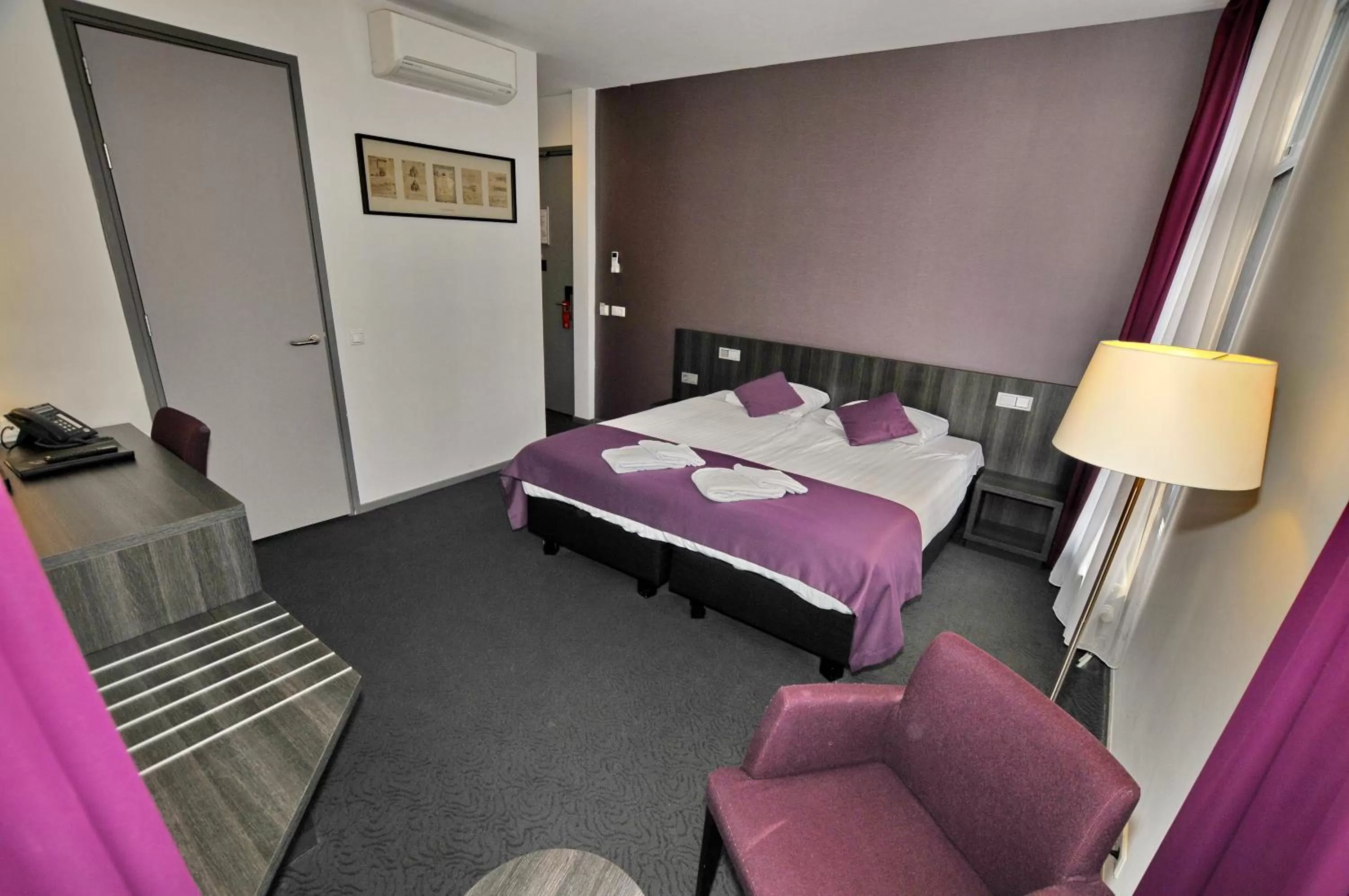 Bed in Hotel Parkview