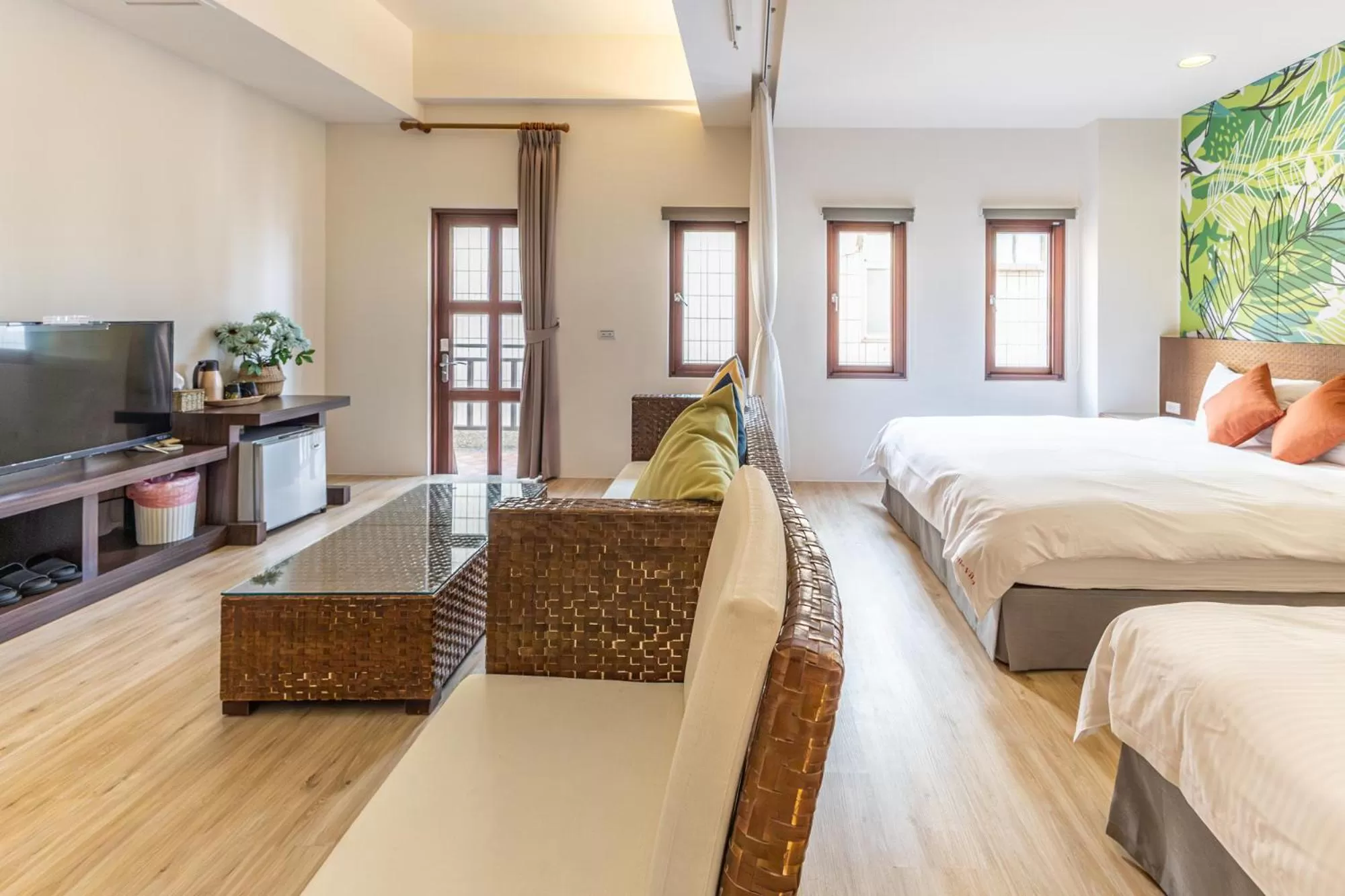 Living room, Bed in Beachcastle & Sea View Villa
