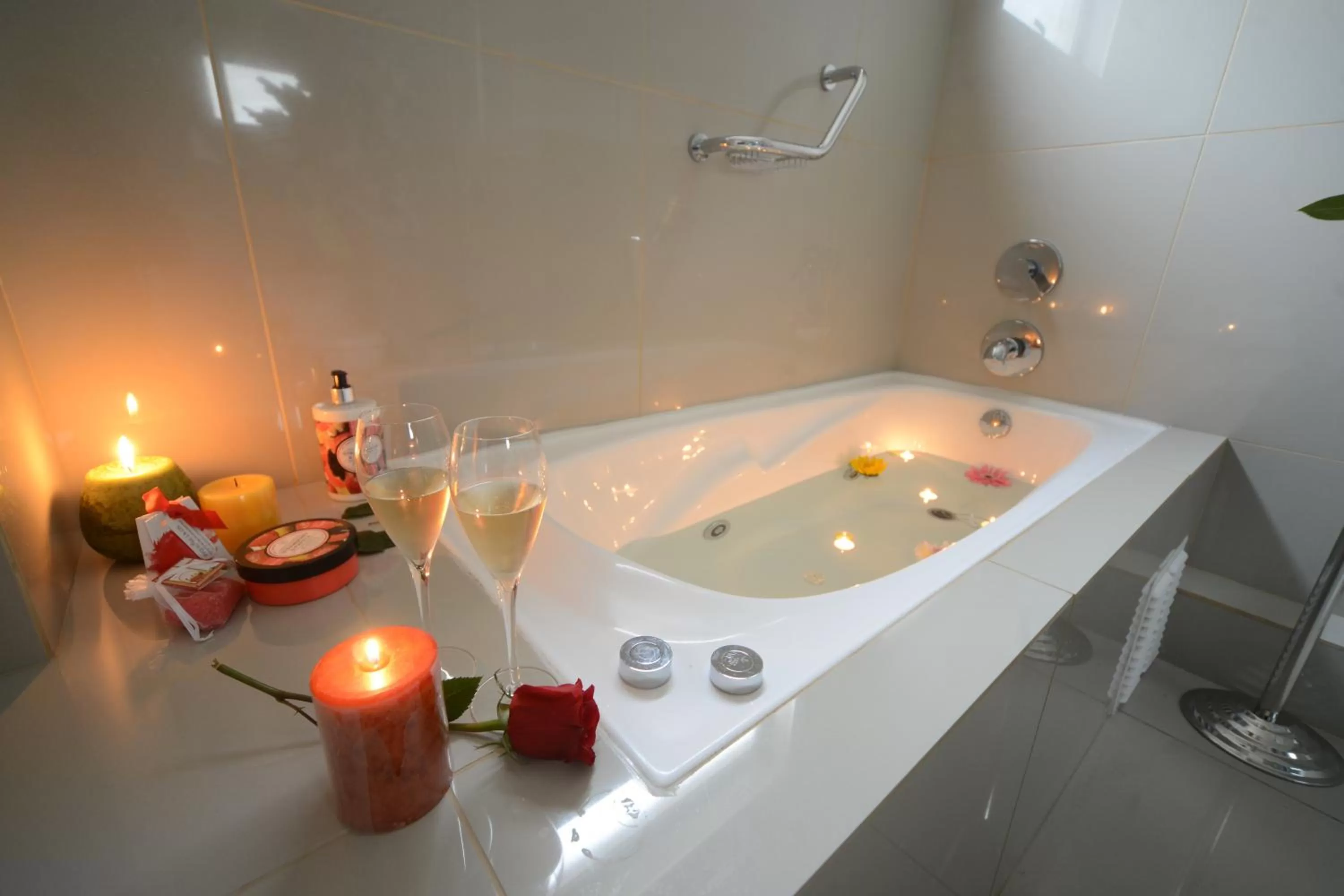 Hot Tub in Hotel Boutique Reyall