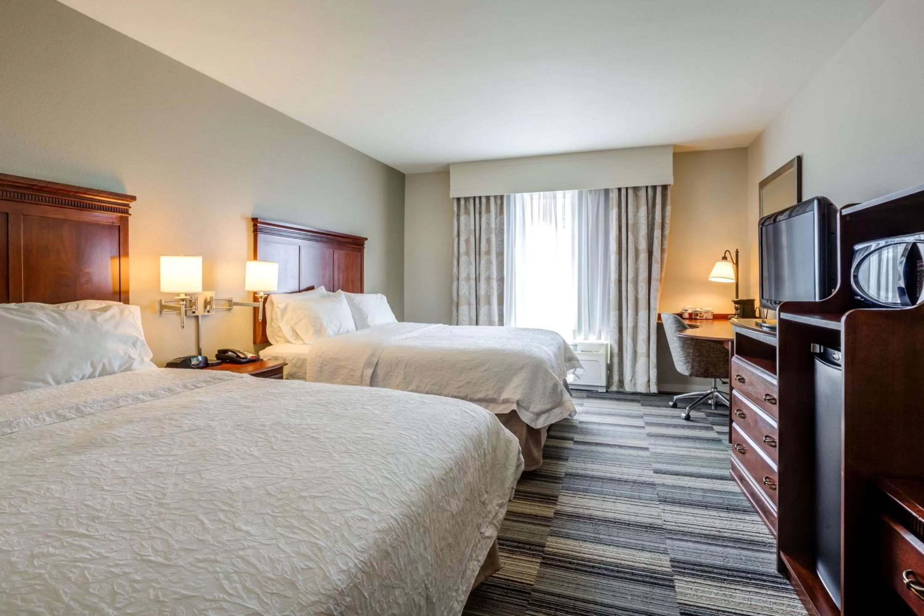 Bed in Hampton Inn & Suites Westford-Chelmsford