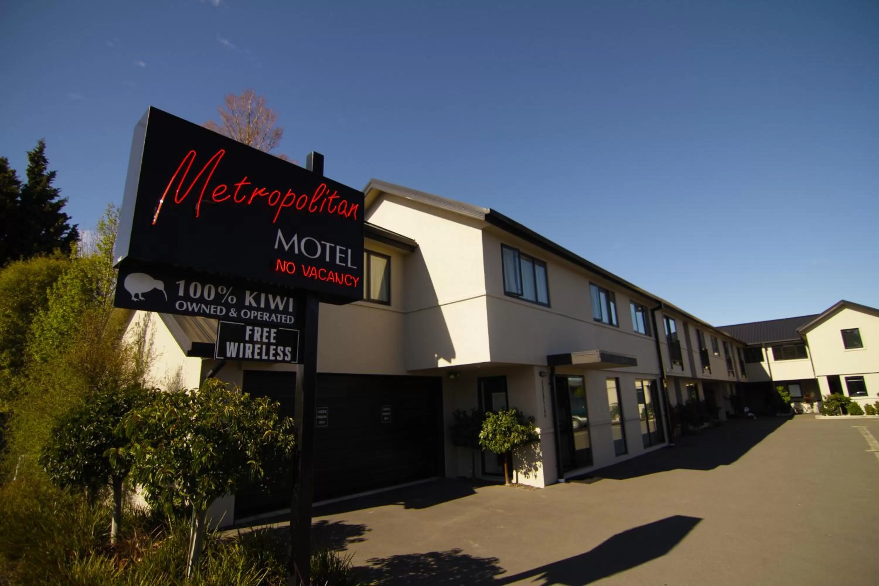 Facade/entrance in Metropolitan Motel on Riccarton - 2 mins walk to Westfield