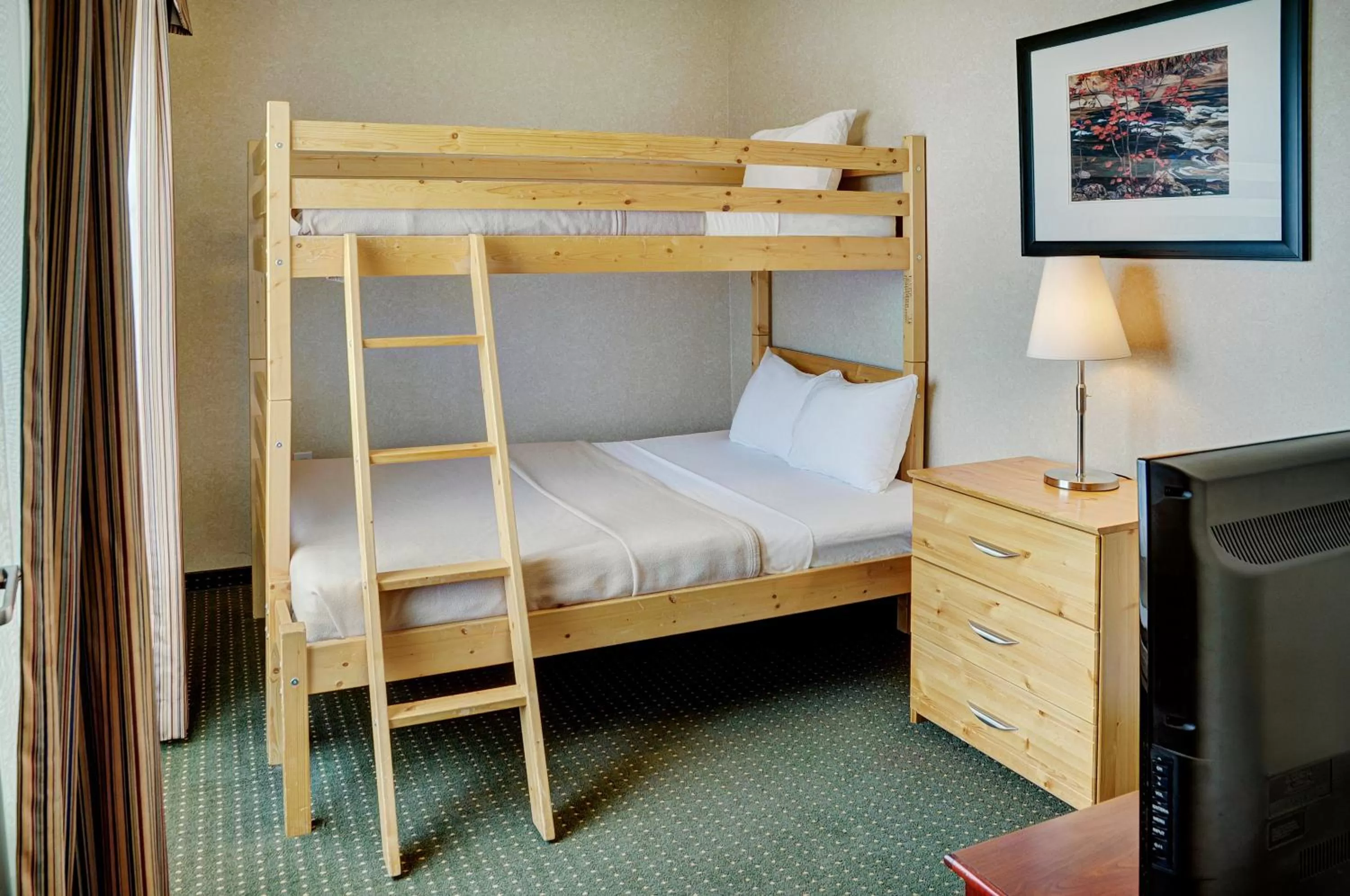 Bedroom, Bed in Lakeview Inns & Suites - Slave Lake