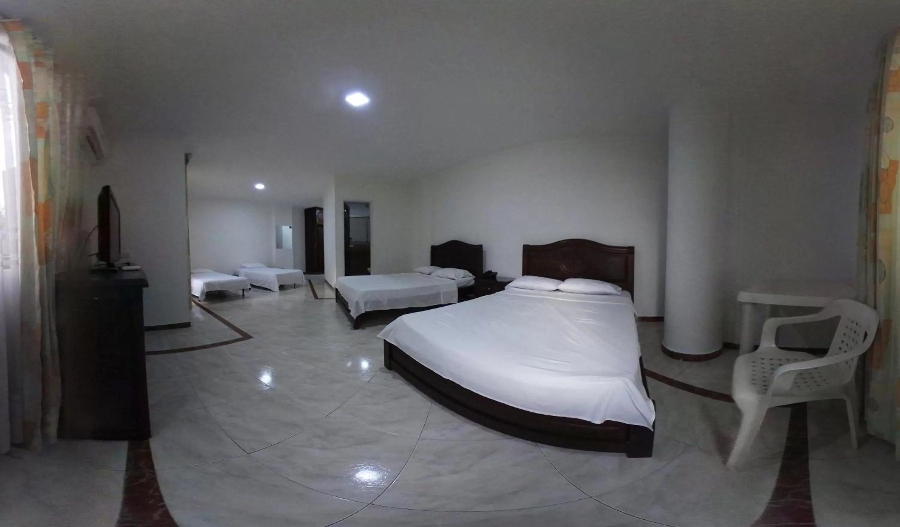 Photo of the whole room in Zahira Hotel Melgar