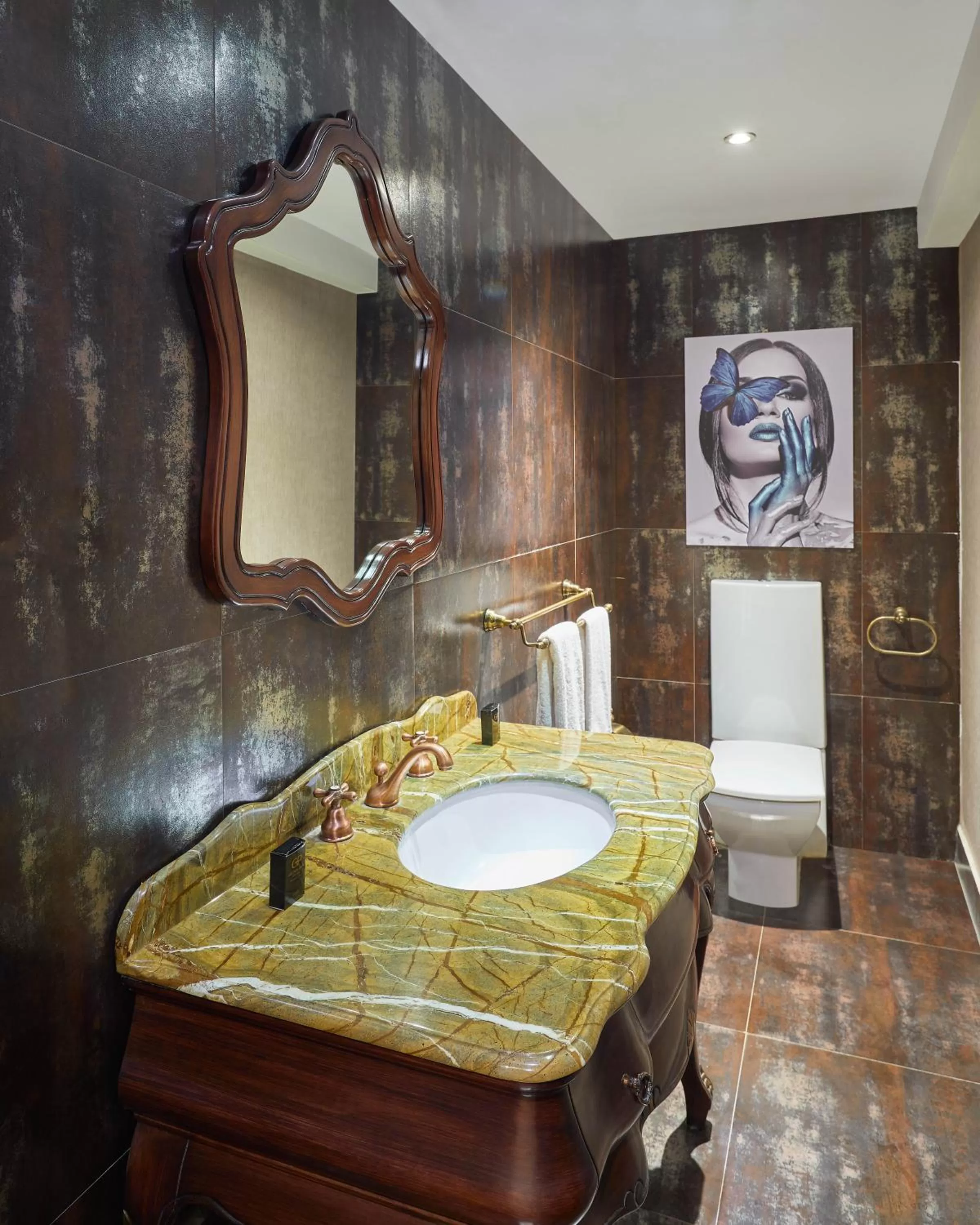 Toilet in Golden Park Hotel Cairo, Heliopolis