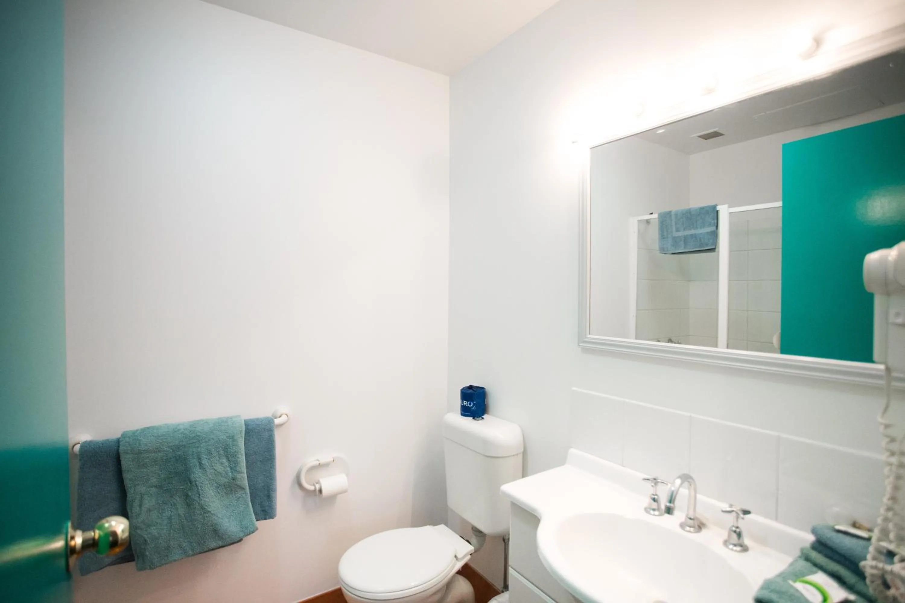 Bathroom in YHA Hobart Central