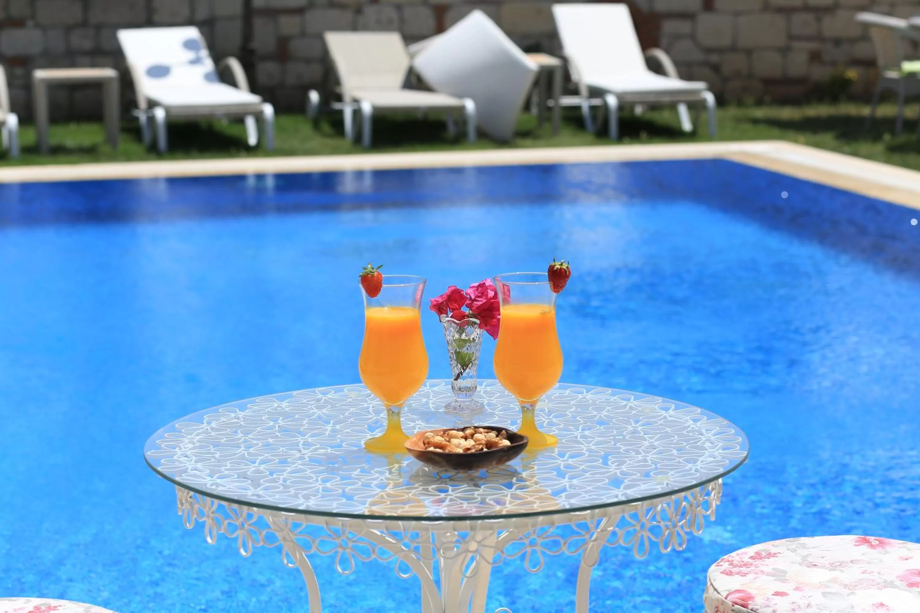 Patio in Salbakos Herakleia Hotel