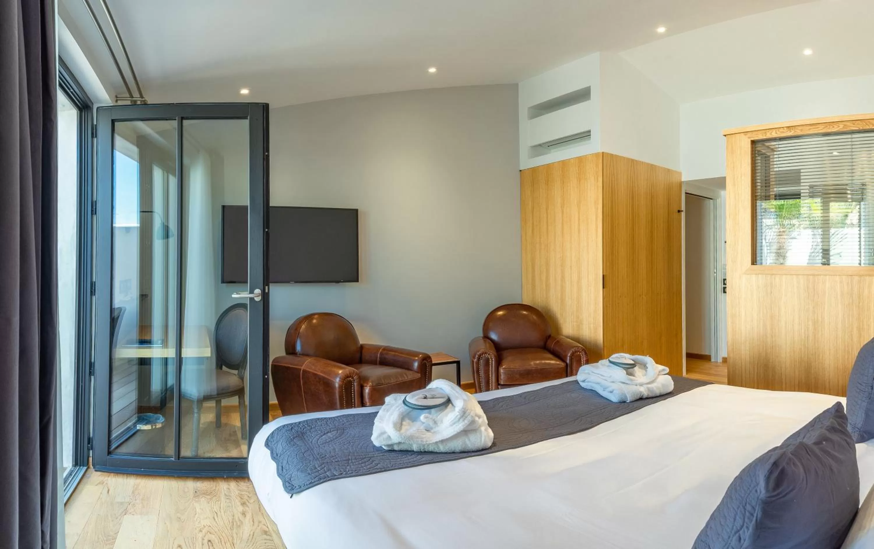 Bedroom, Bed in Hôtel Ile de Ré