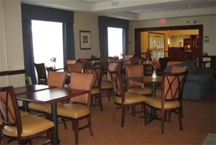 Day in Country Inn & Suites by Radisson, Lexington Park (Patuxent River Naval Air Station), MD