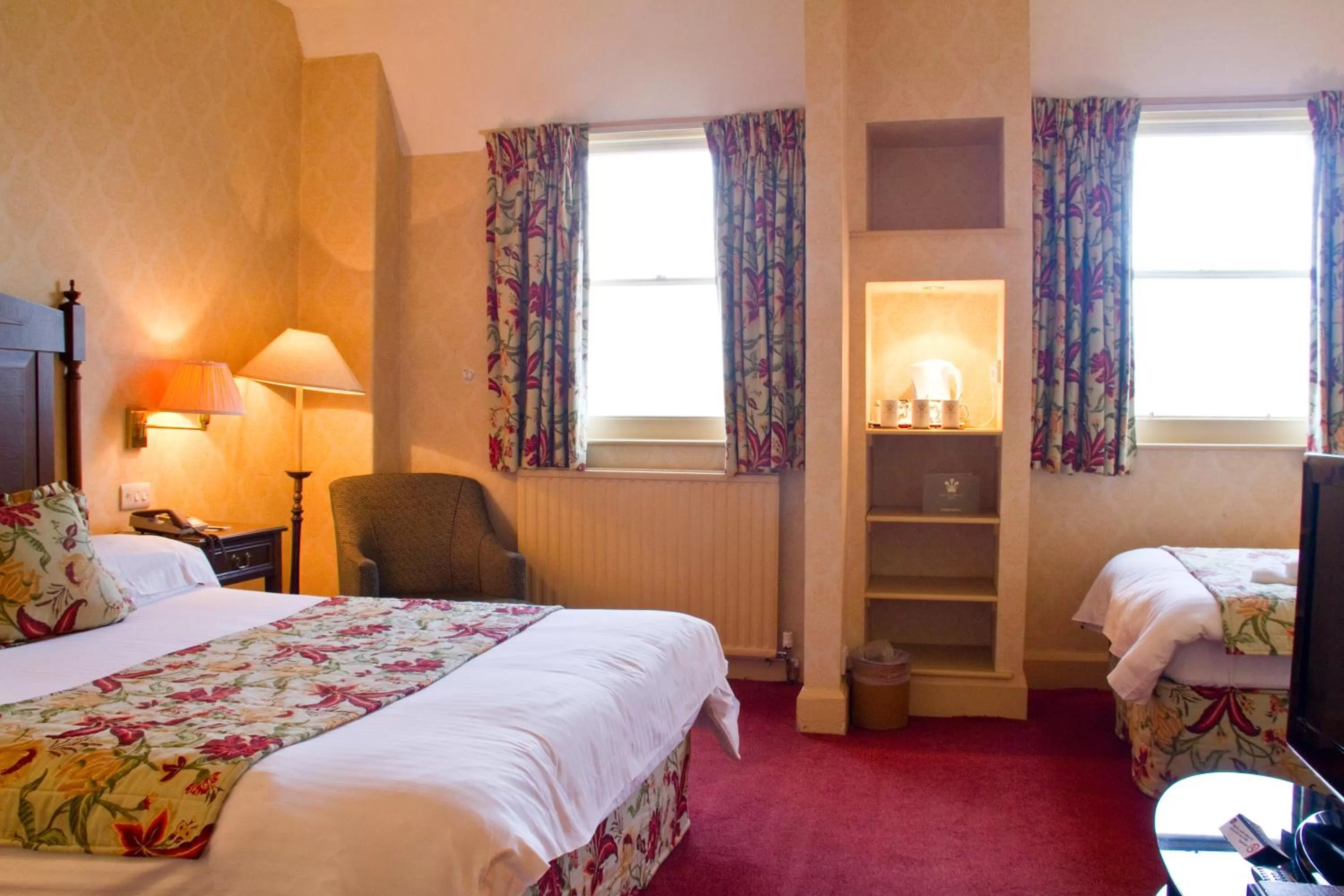 Bedroom, Bed in Duke Of Cornwall Hotel