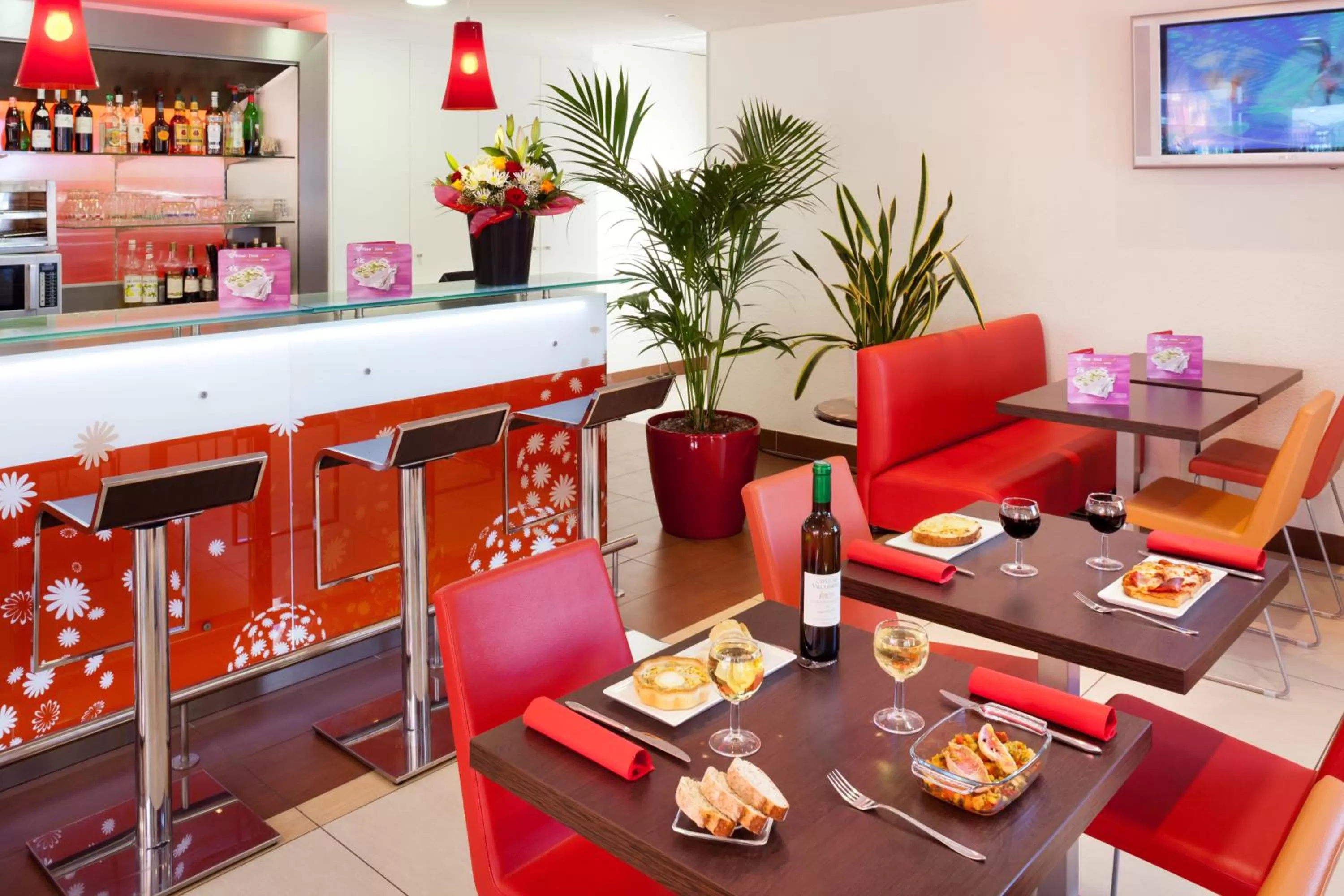 Restaurant/places to eat in ibis Aulnay Paris Nord Expo