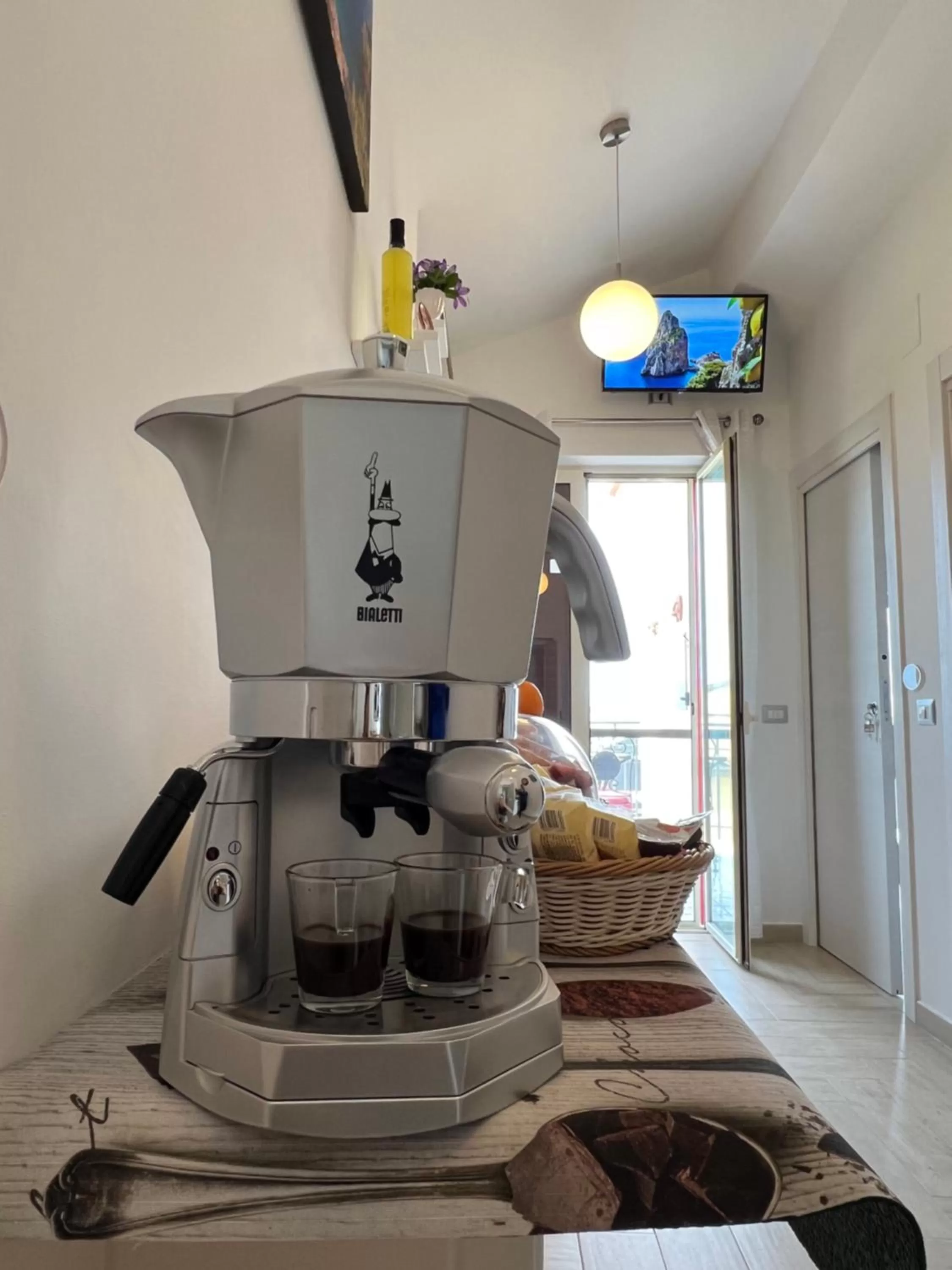 Kitchen/Kitchenette in Il Tempio Di Giove Suite