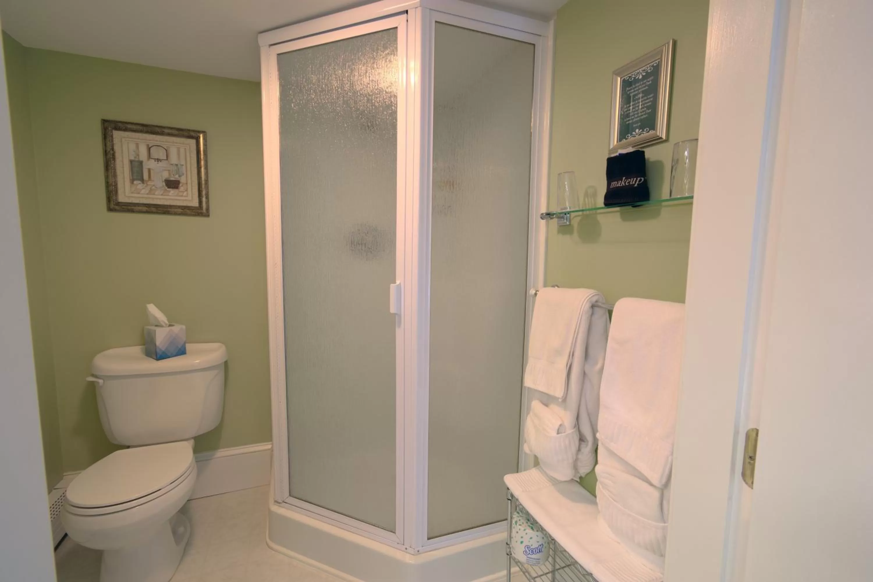 Bathroom in Ballard House Inn