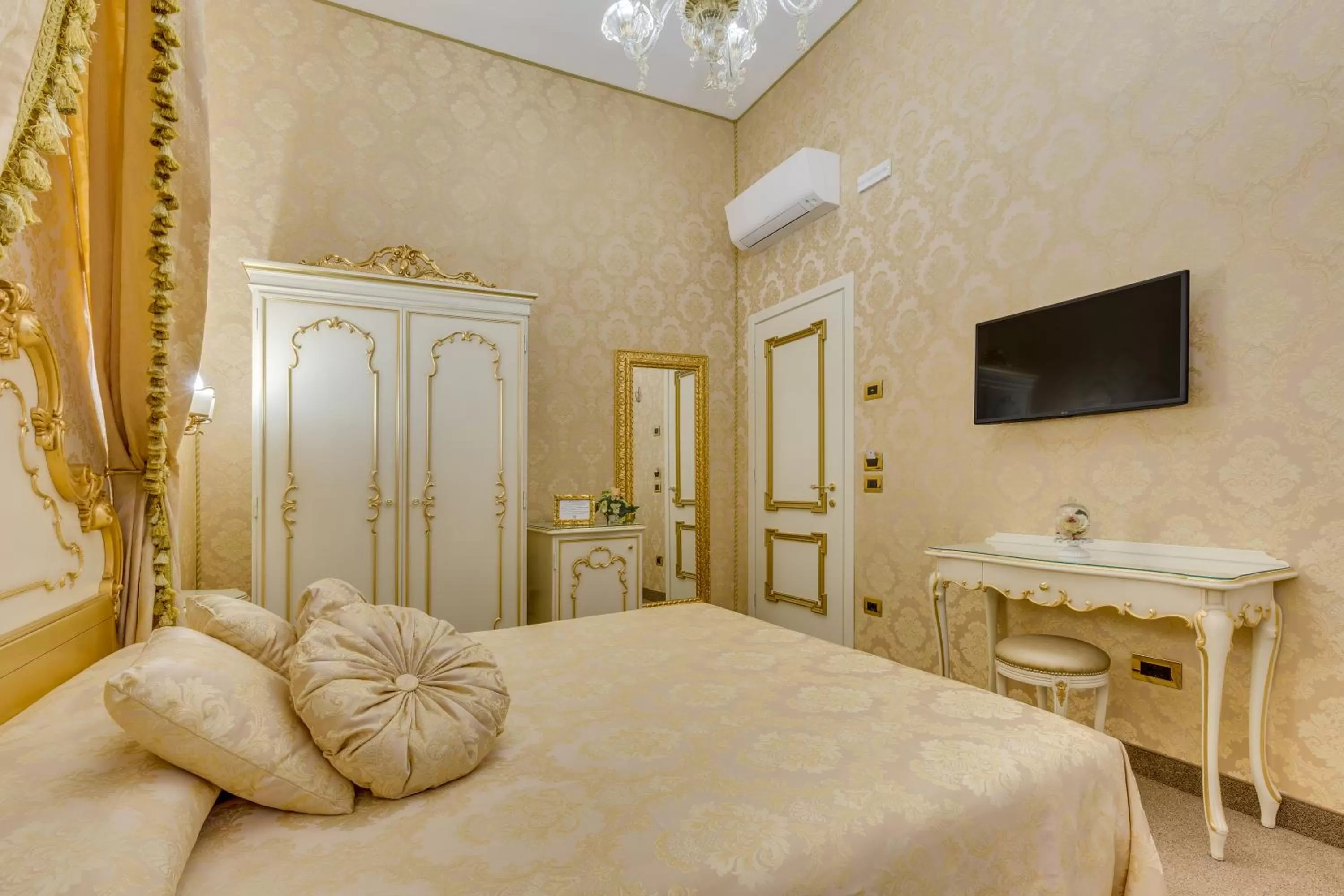 Bedroom, Bed in Residenza Veneziana