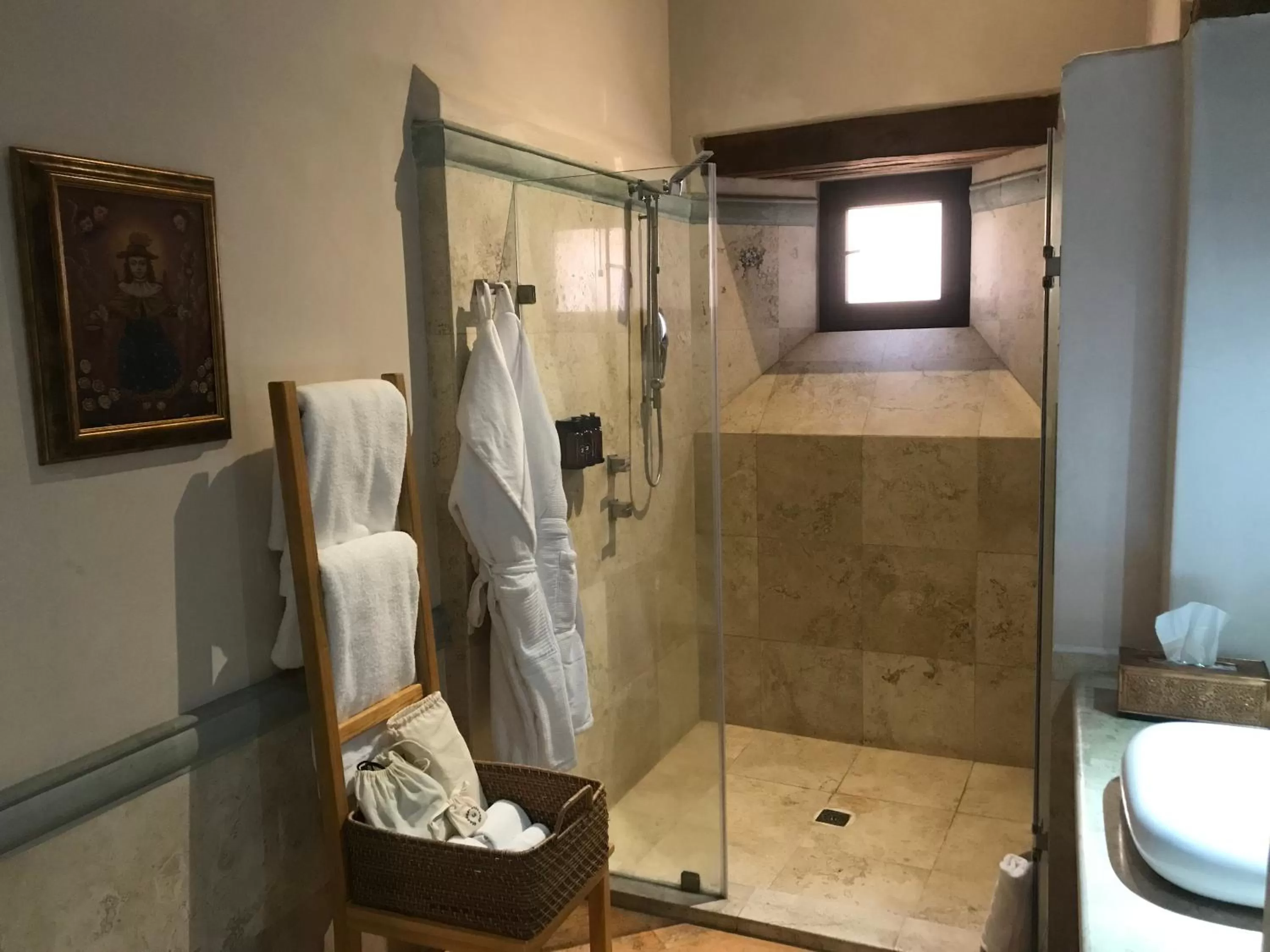 Shower in Casona Alonso 10- Hotel Boutique