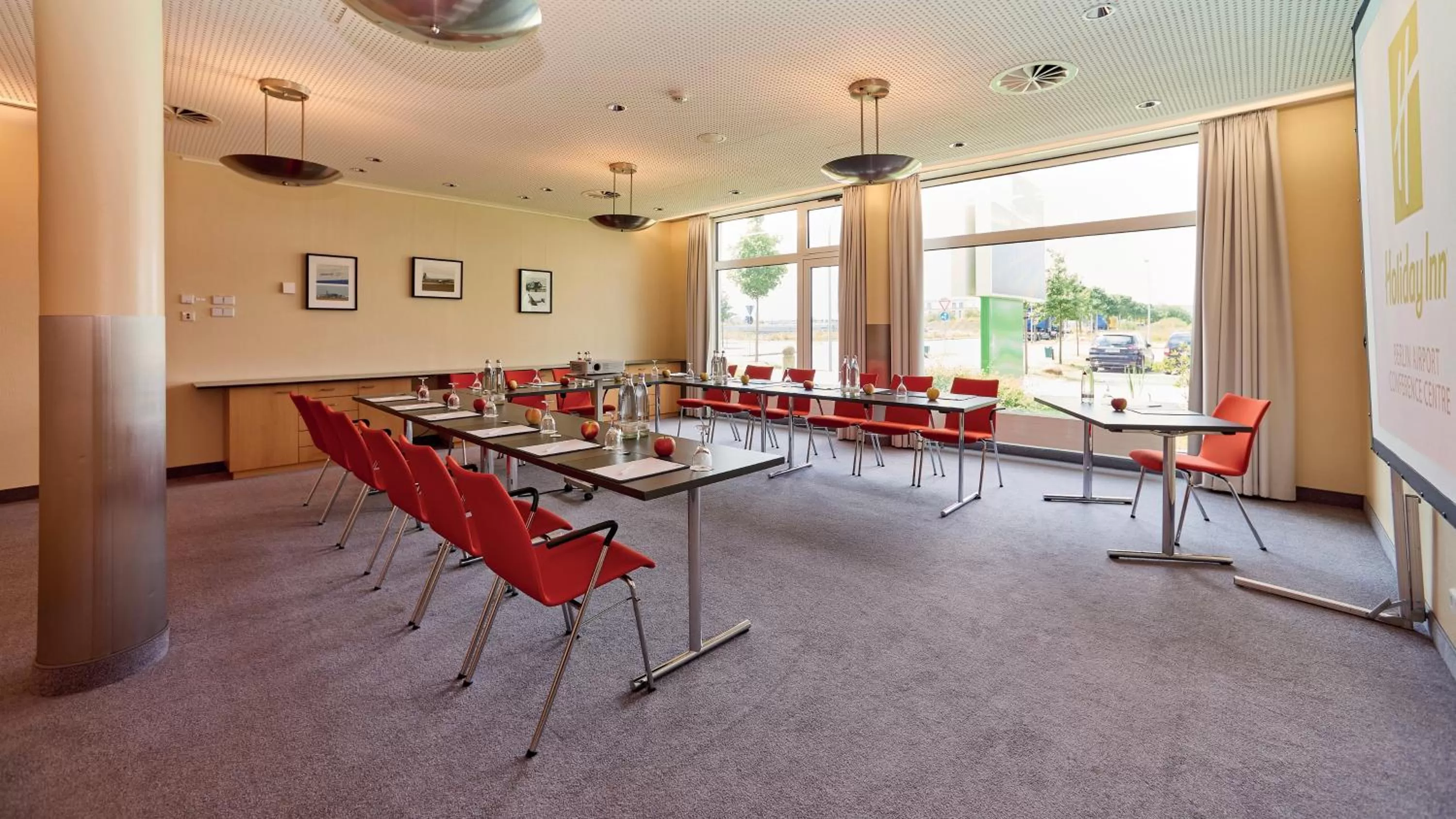 Meeting/conference room in Holiday Inn Berlin Airport - Conference Centre by IHG