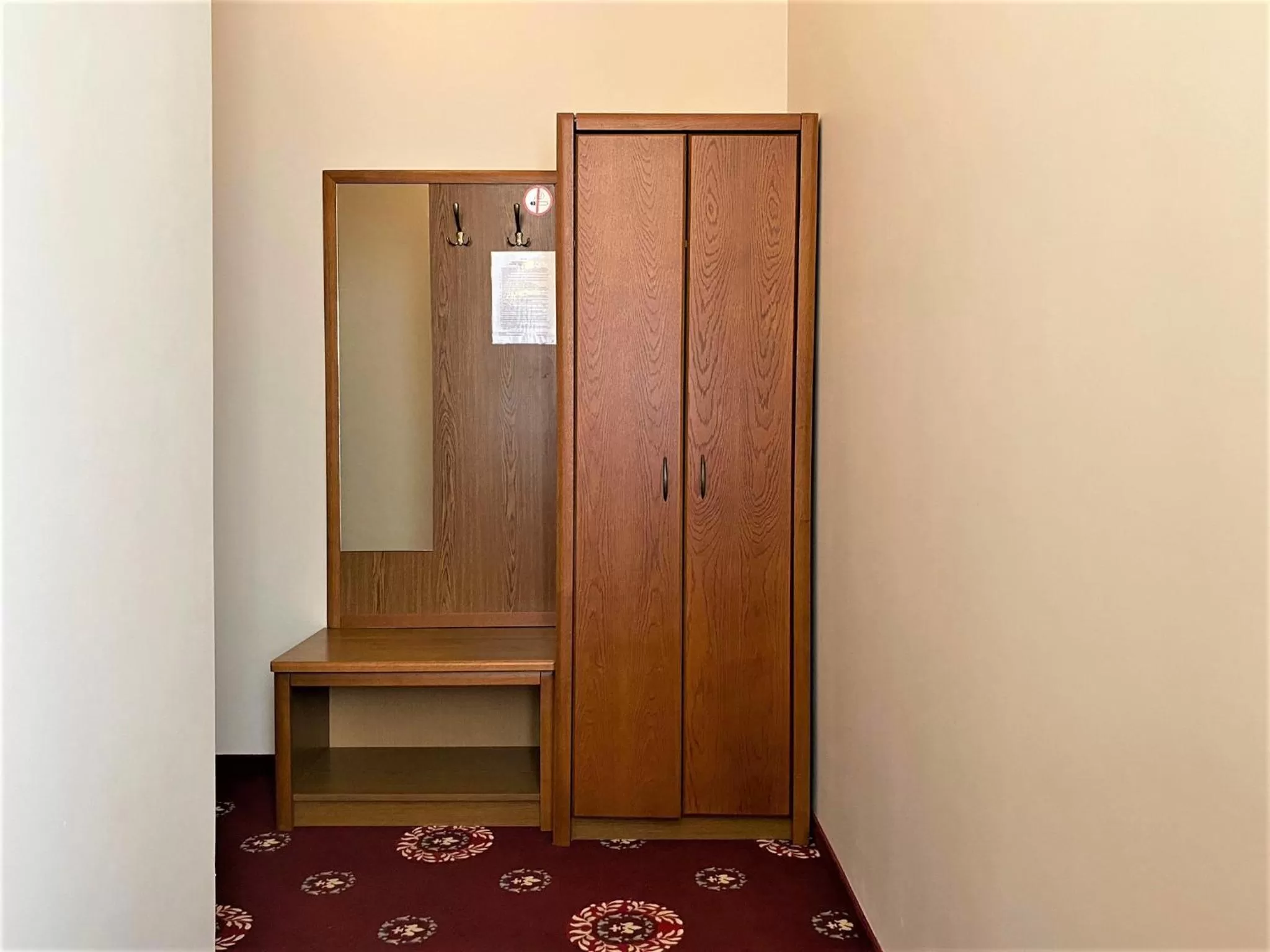 wardrobe in Hotel President