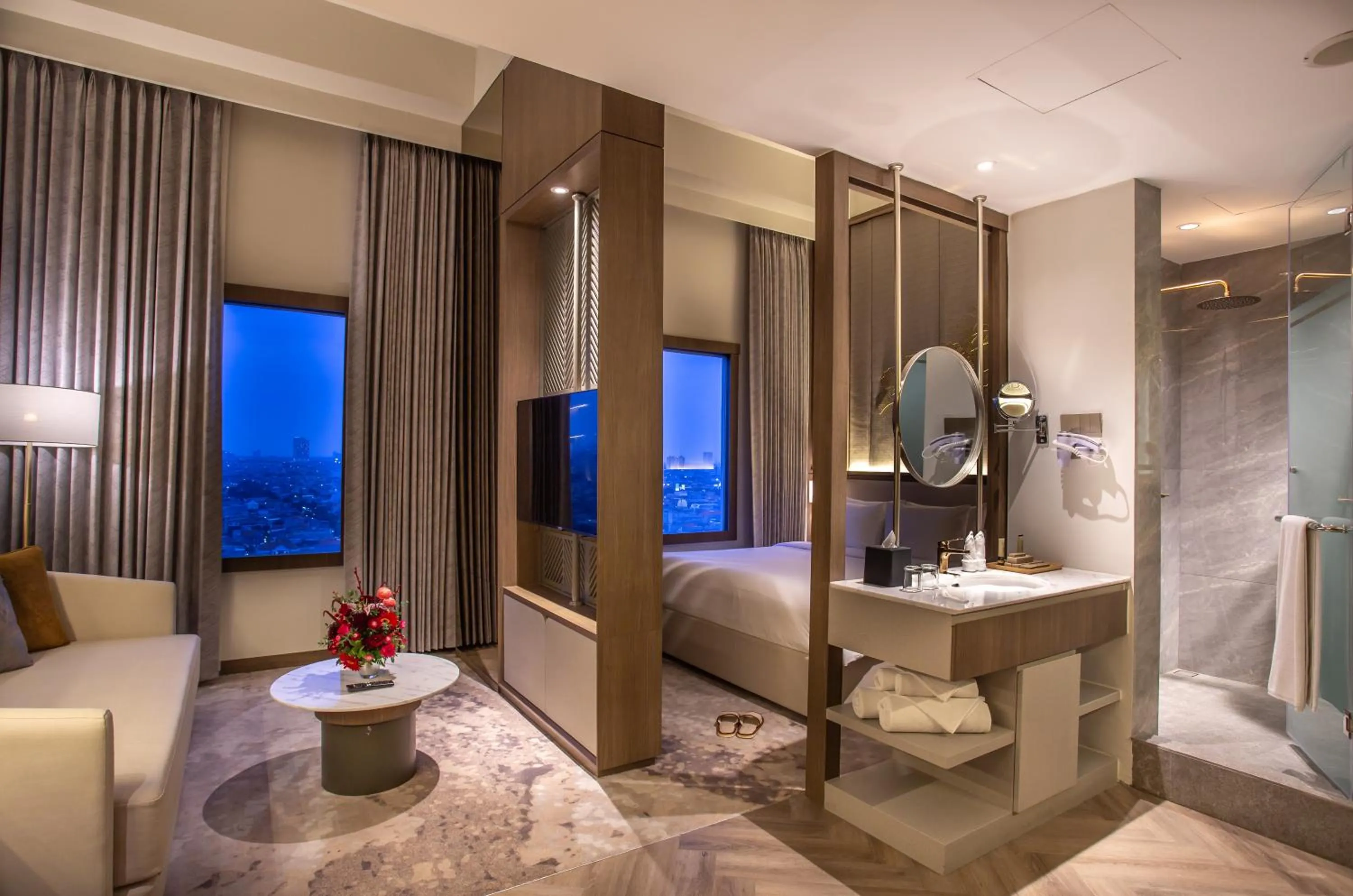 Bedroom, Bed in HARRIS Hotel & Conventions Gubeng