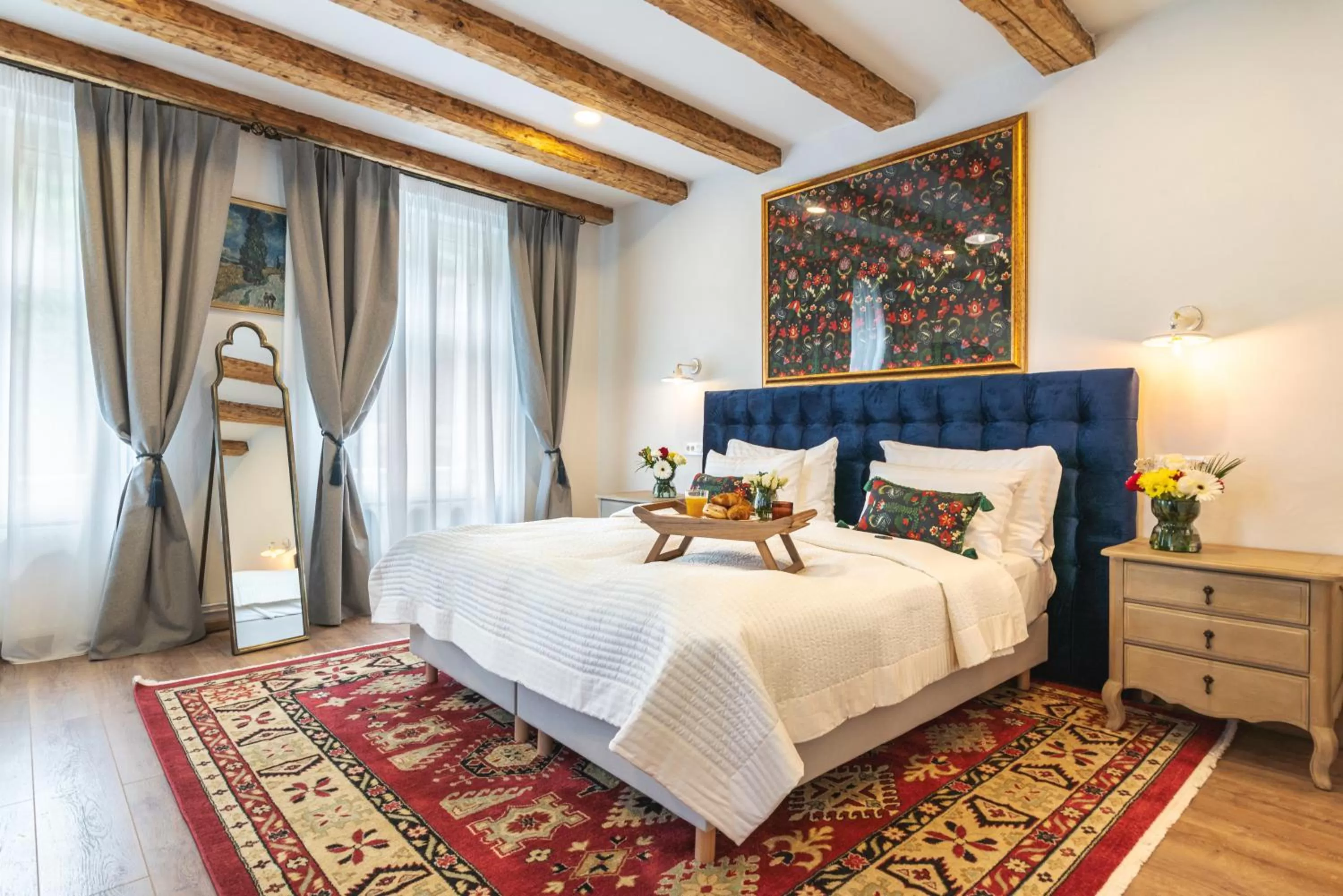 Bed in Nikolas Haus Premium Historic Center Stay & Free Parking