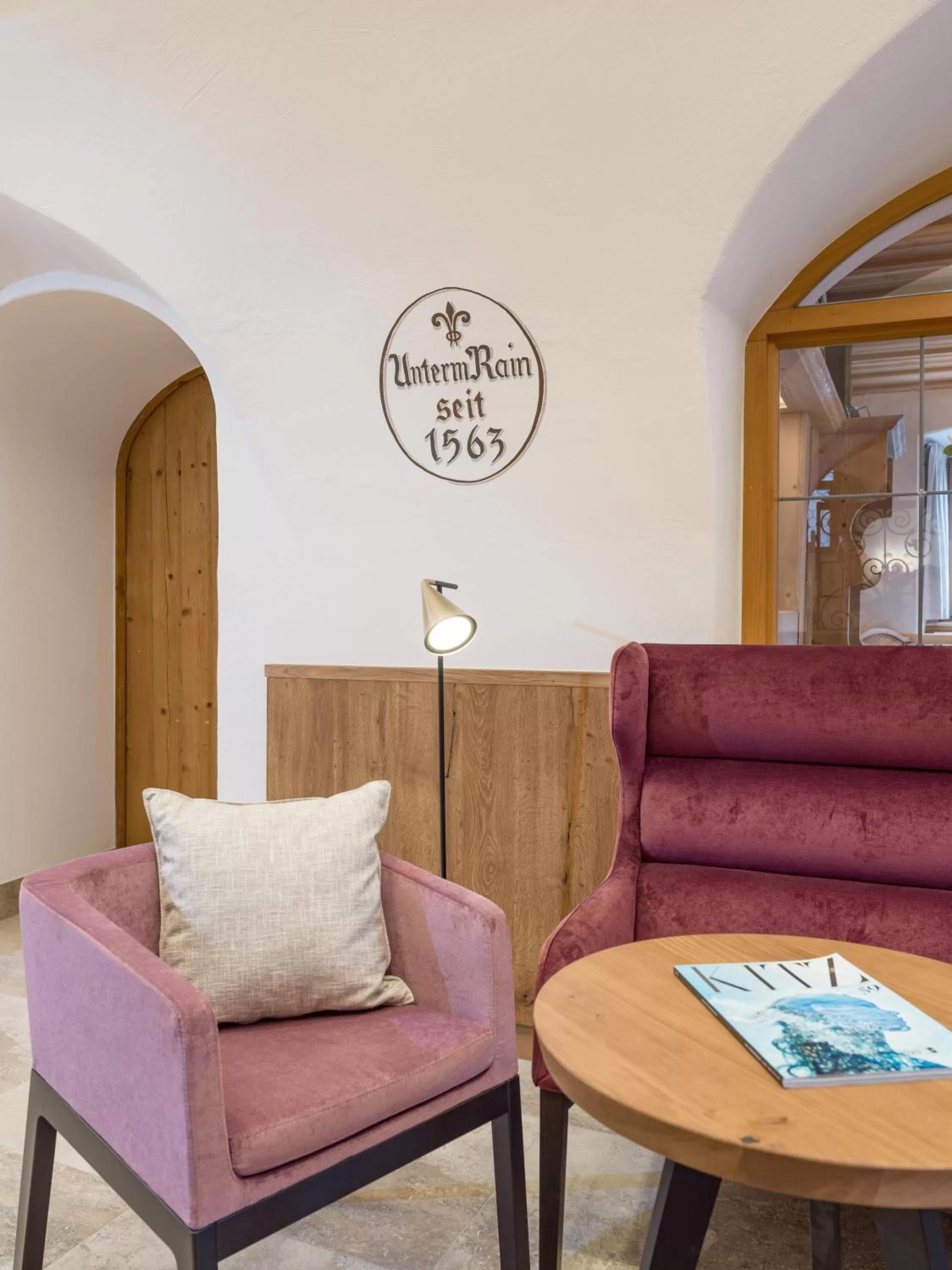 Lobby or reception in Alpen Glück Hotel Unterm Rain garni