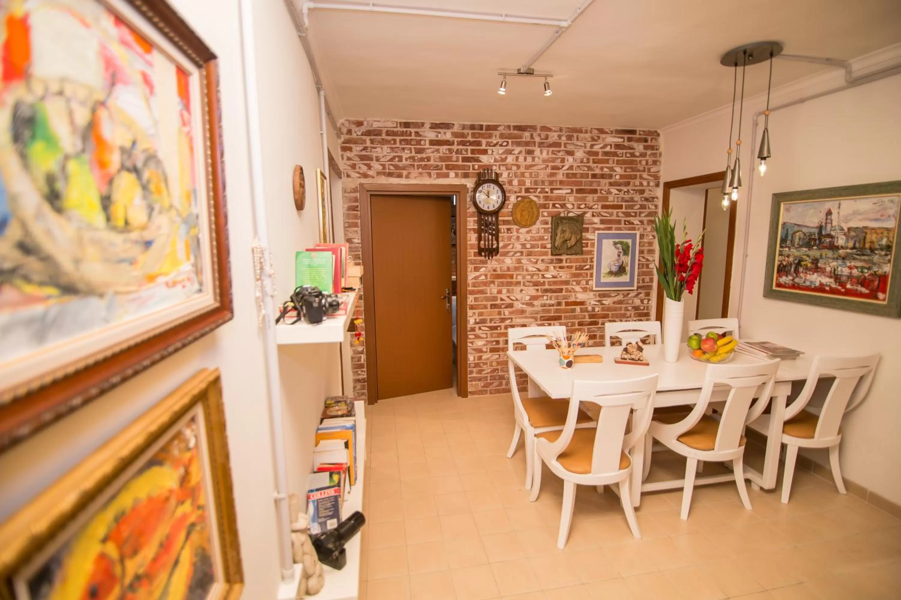 Restaurant/Places to Eat in B&B Artistic Tirana