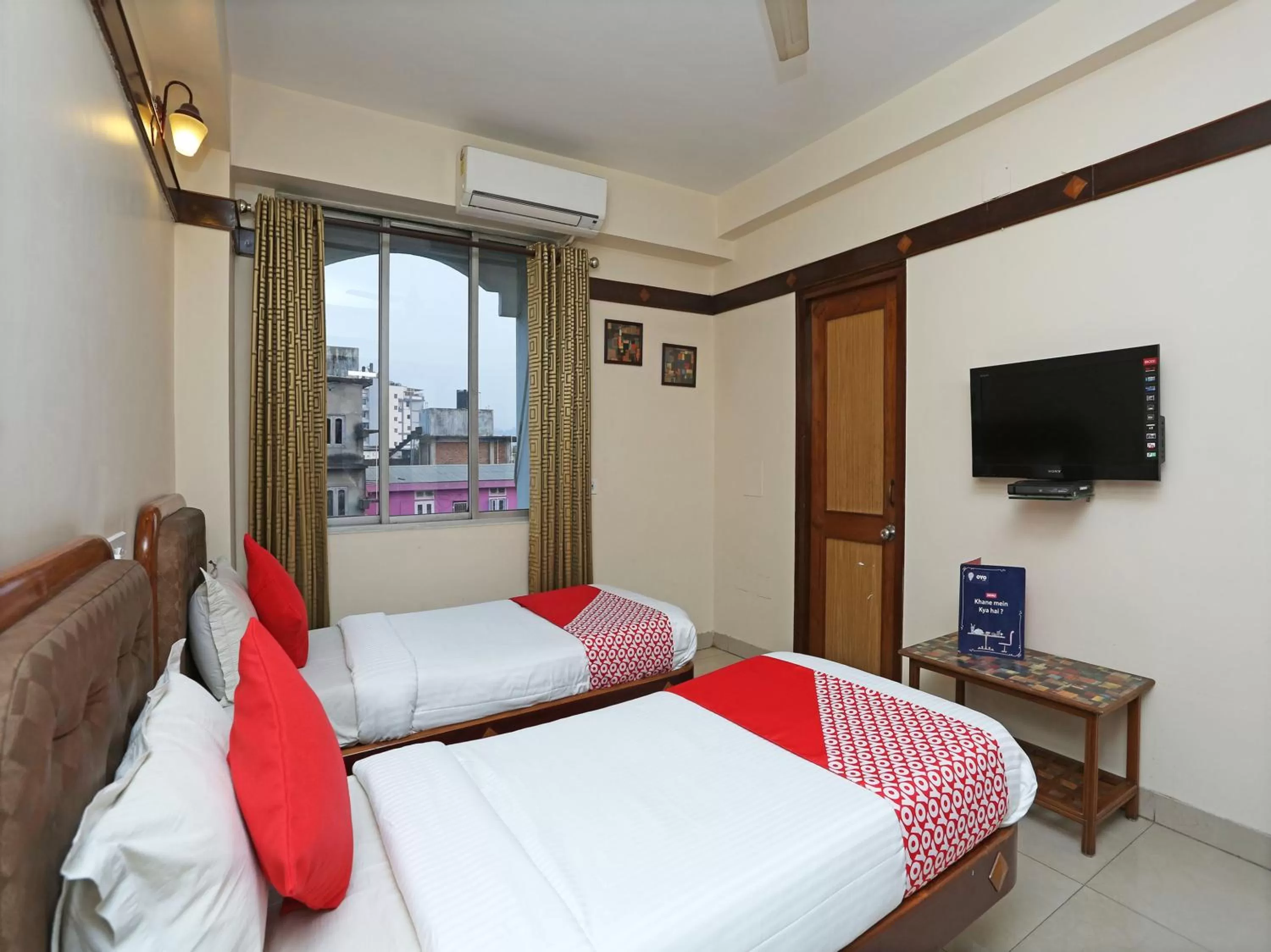 Bedroom, Bed in Hotel Amrit Regency