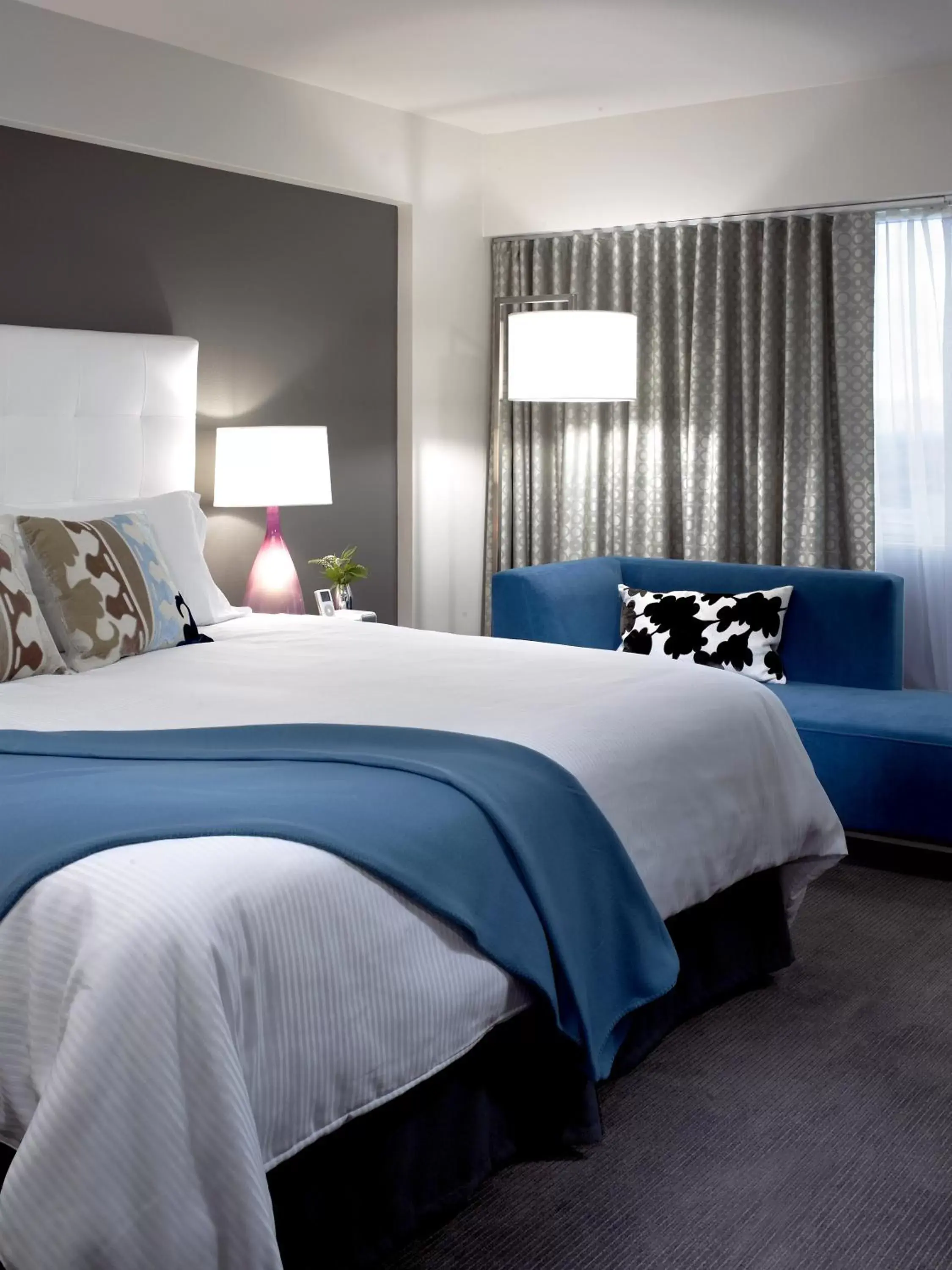 Deluxe King Room in Hotel Murano Deluxe King Room in Hotel Murano