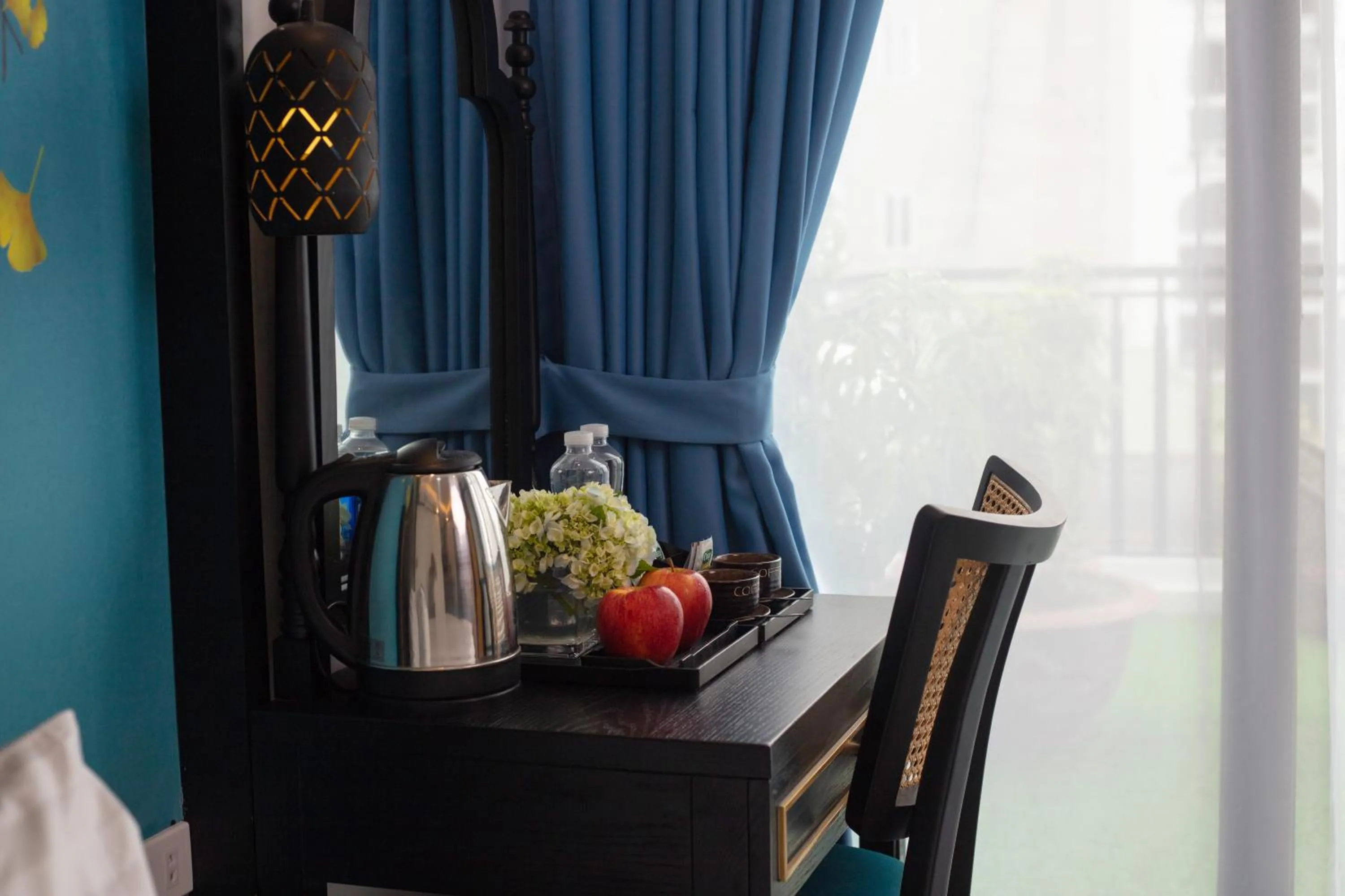 Food and drinks in Queen Light Hotel - Ha Noi Old Quater