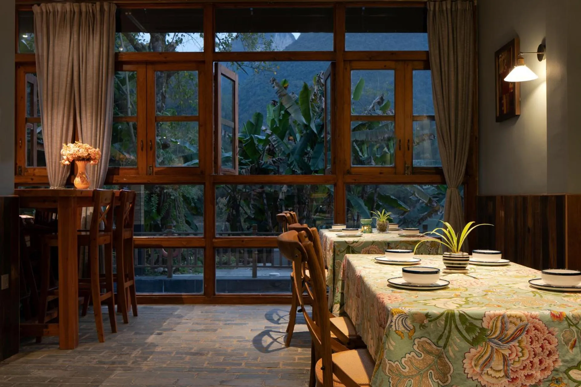 Restaurant/places to eat in Moondance Boutique Resort