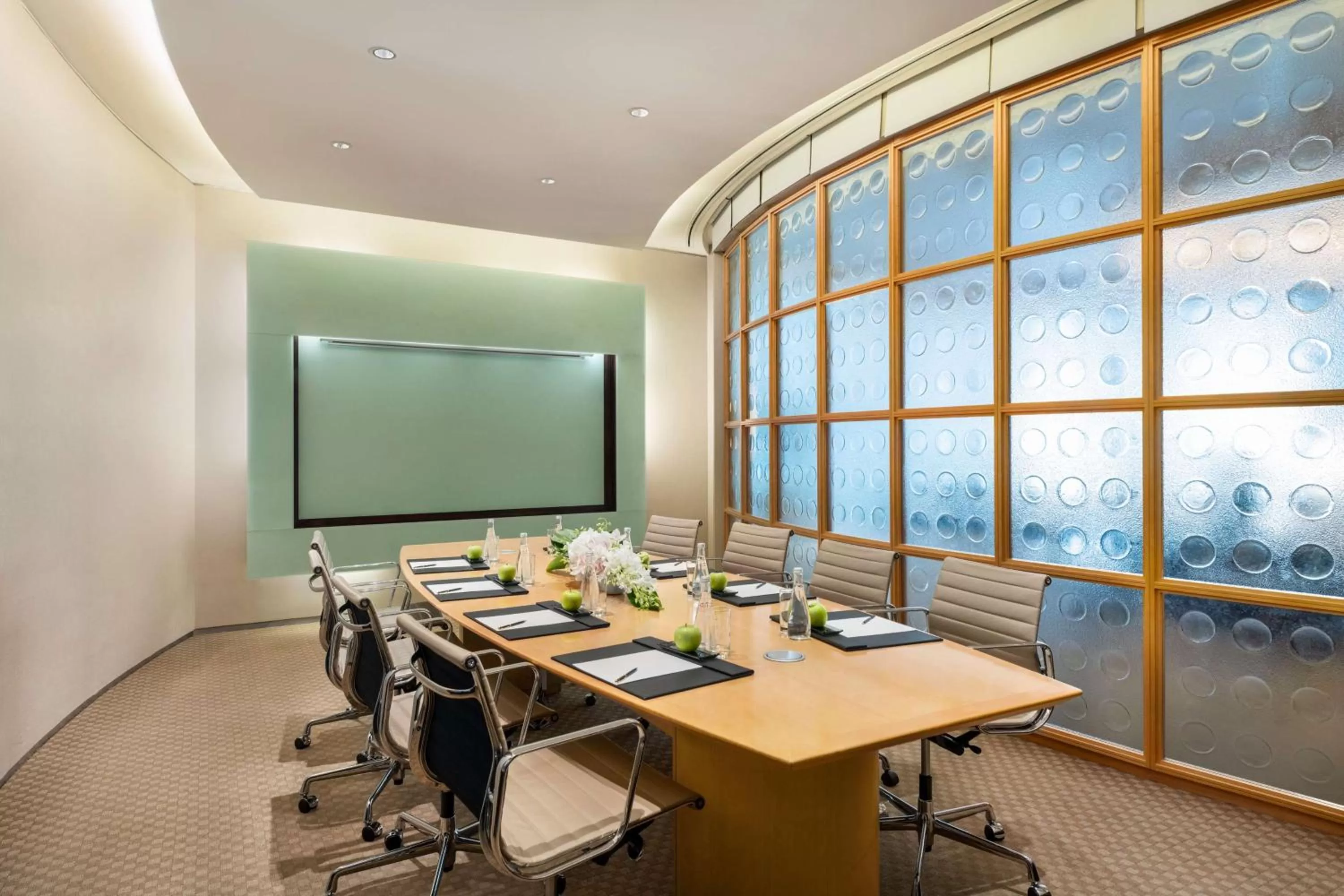 On site in Shangri-La Dubai