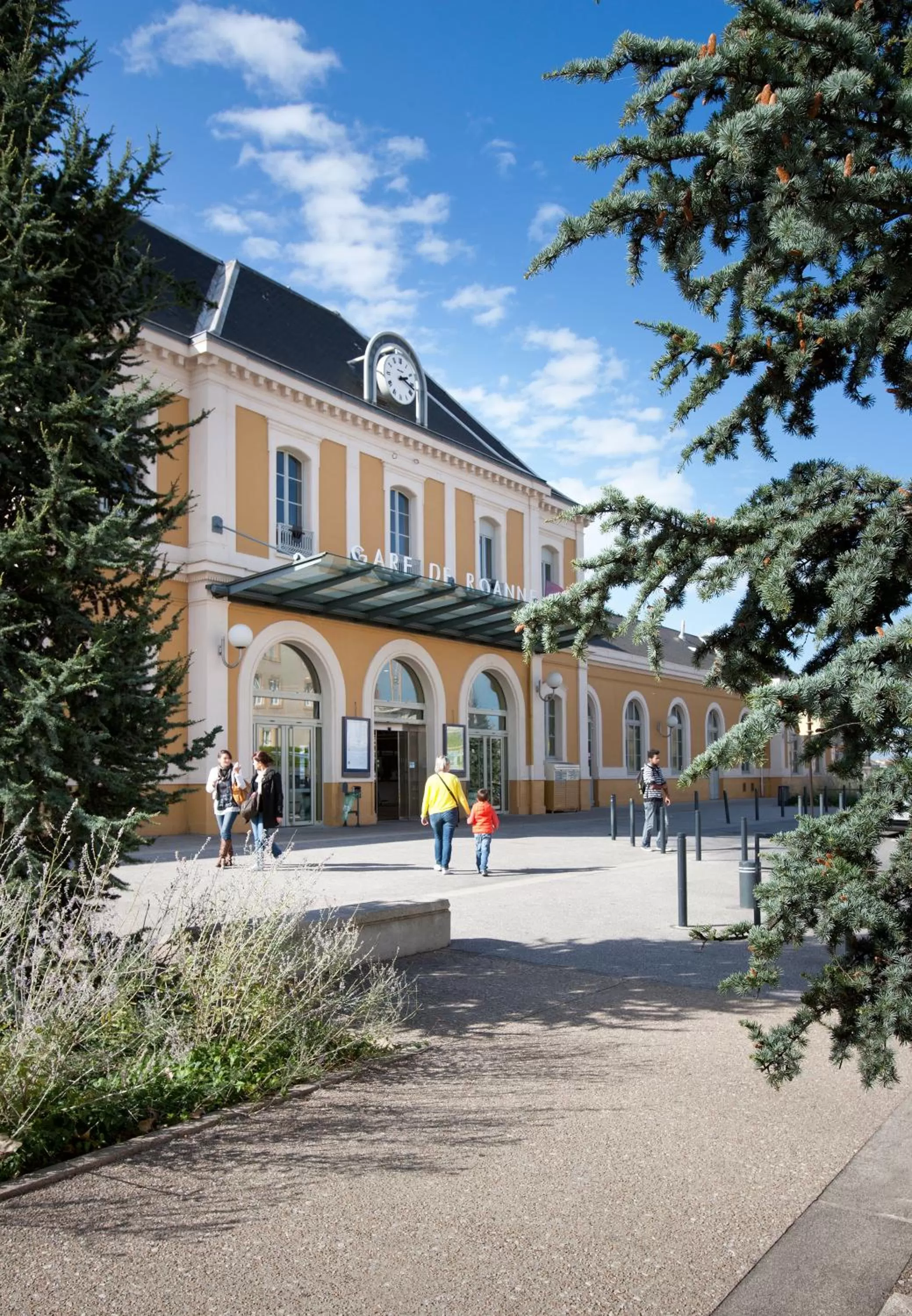 Off site in ibis Styles Roanne Centre Gare