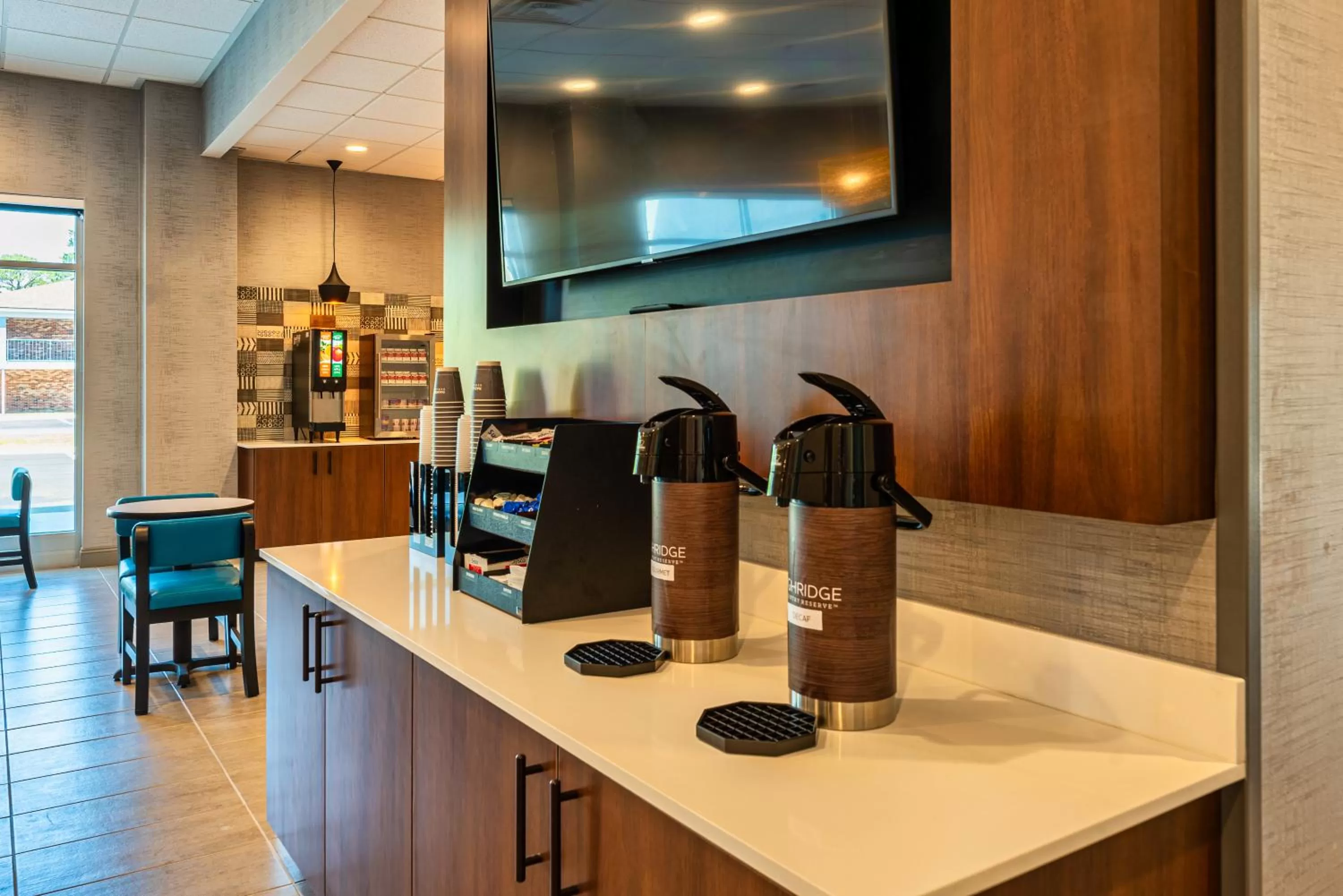 Coffee/tea facilities in Park Inn by Radisson Florence, SC