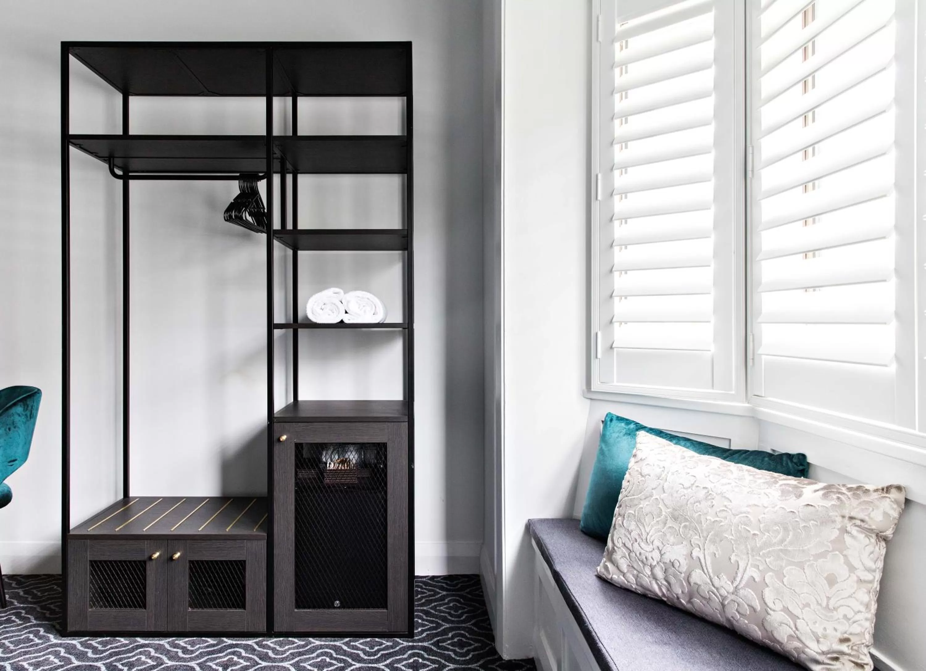 Seating area, Bed in Avoca Randwick by Sydney Lodges