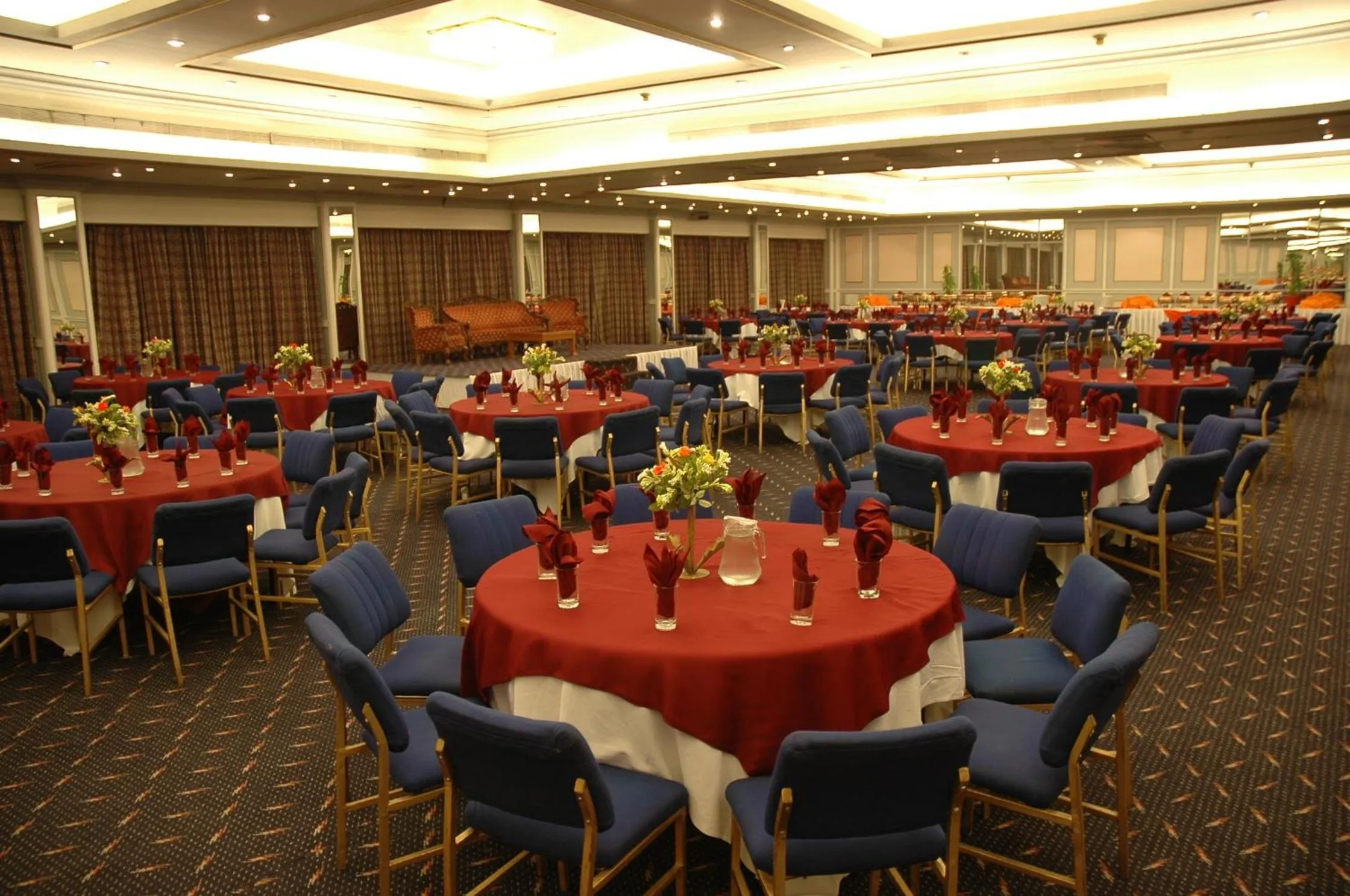 Restaurant/places to eat in Regent Plaza Hotel & Convention Center