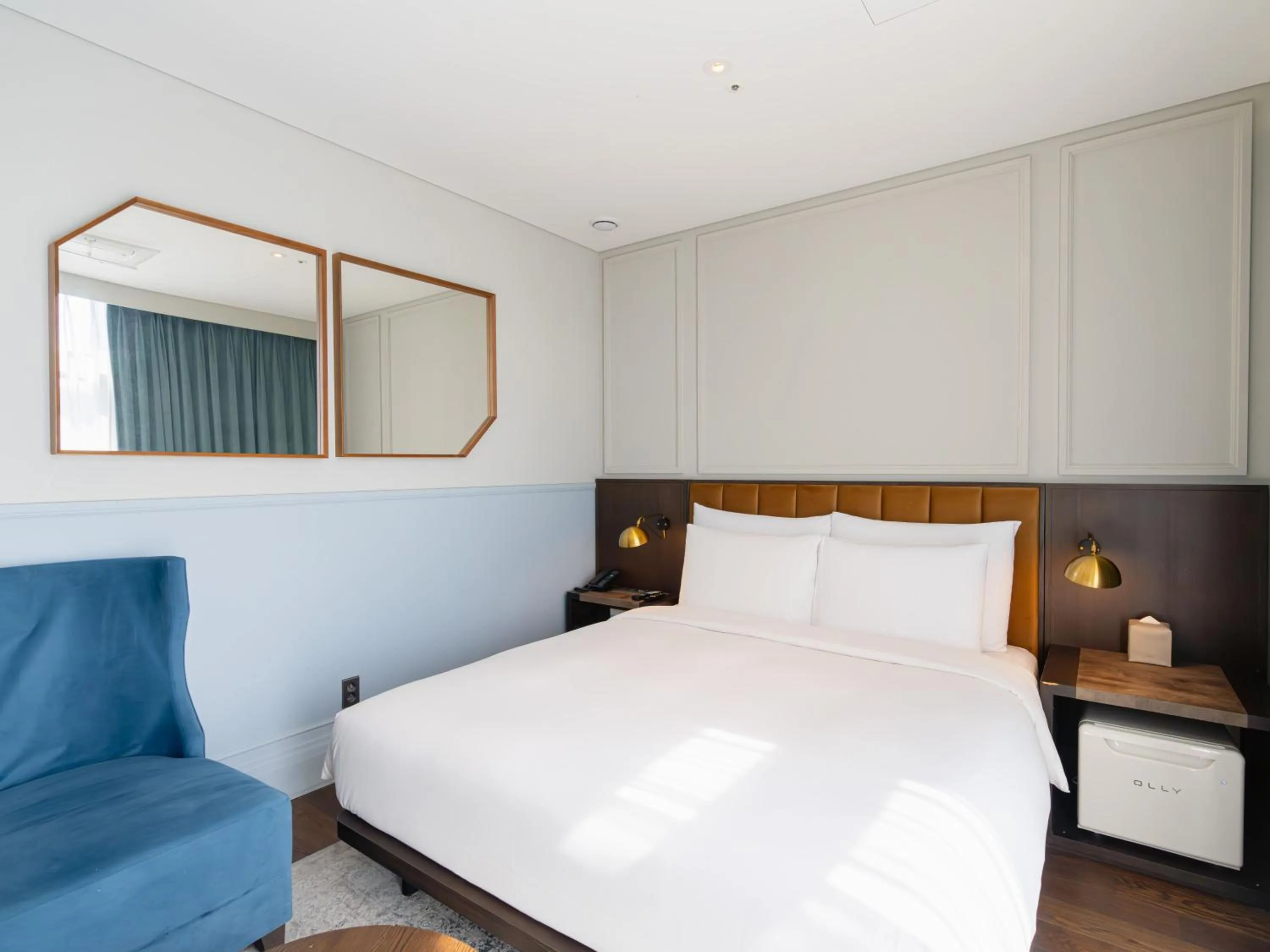 Bedroom, Bed in Hotel Crescendo Seoul