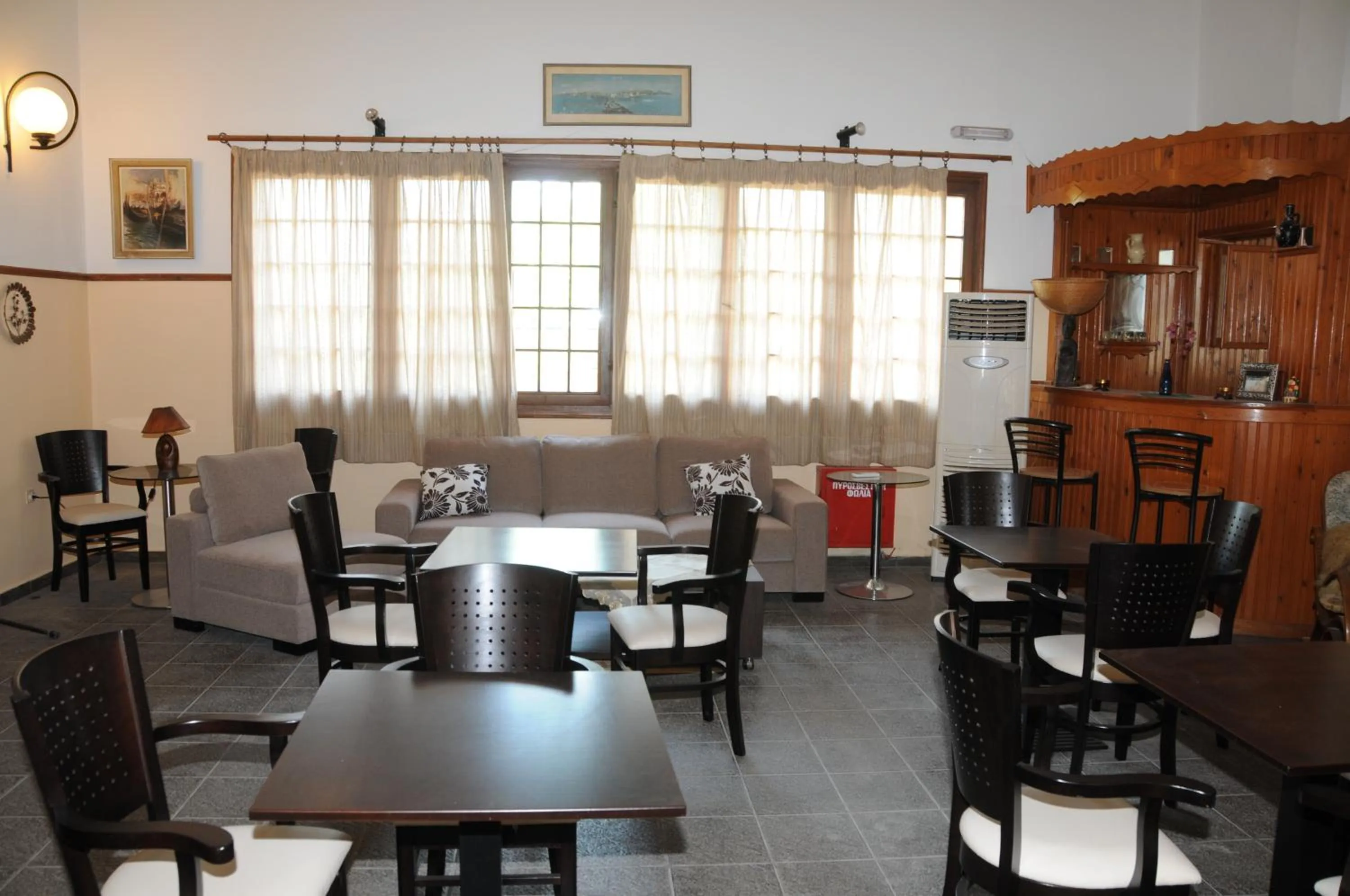 Lounge or bar in Miranta Hotel - Apartments & Studios