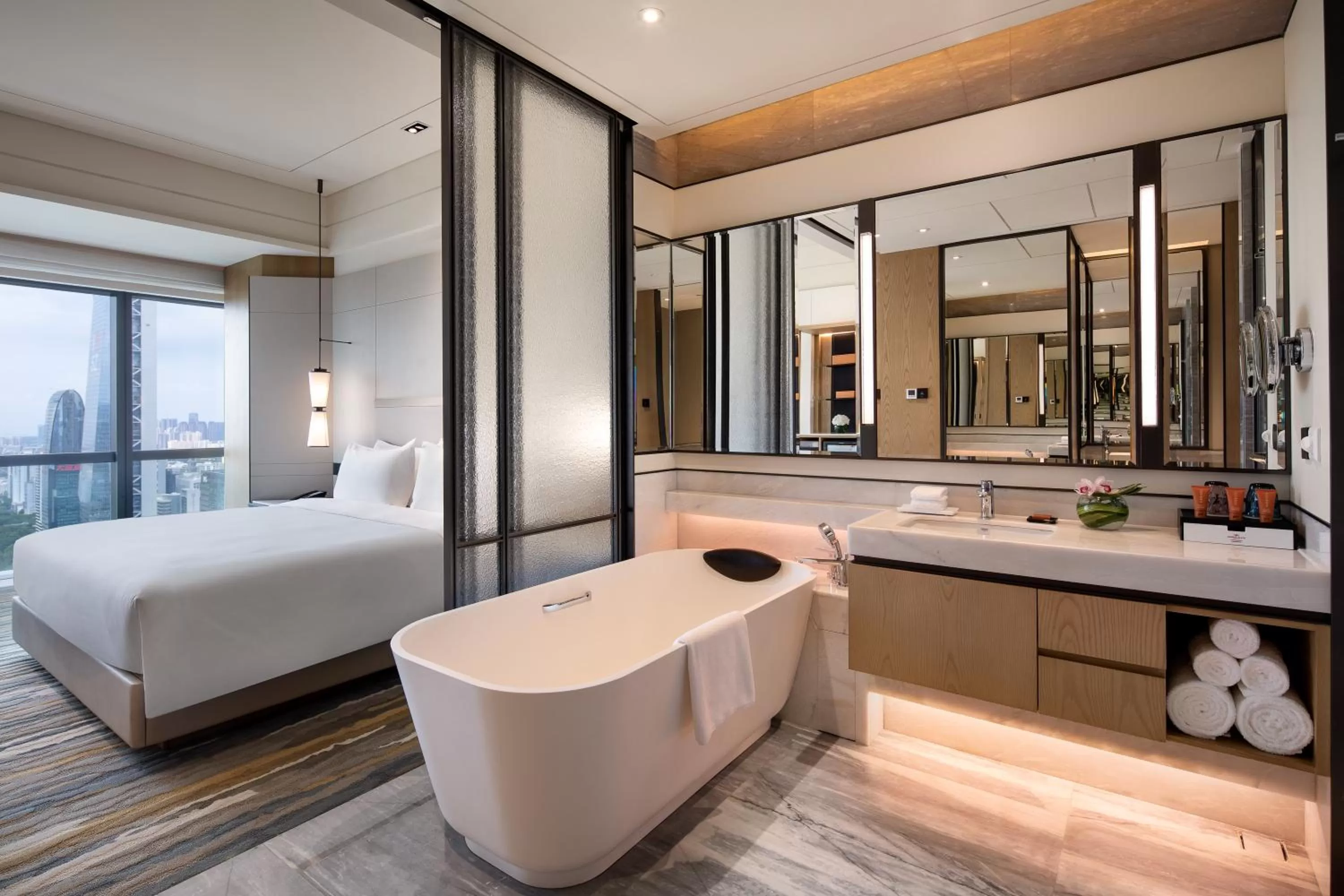 Property building, Bed in Crowne Plaza Shenzhen Nanshan by IHG